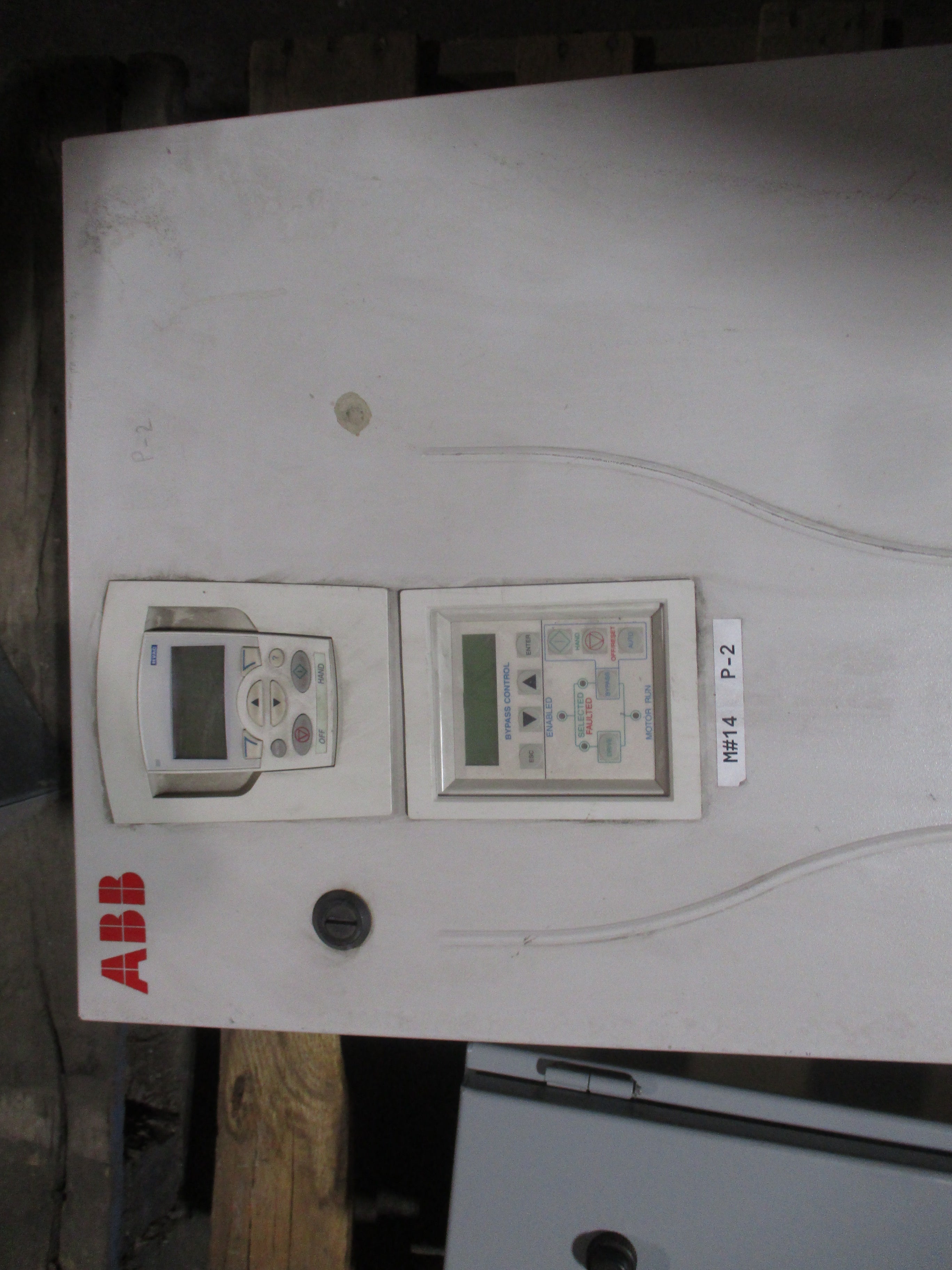 ABB ACH550 AC Drive W/Bypass ACH550-BCR-015A+F267 10HP 3Ph Input: 3Ph 48-63Hz