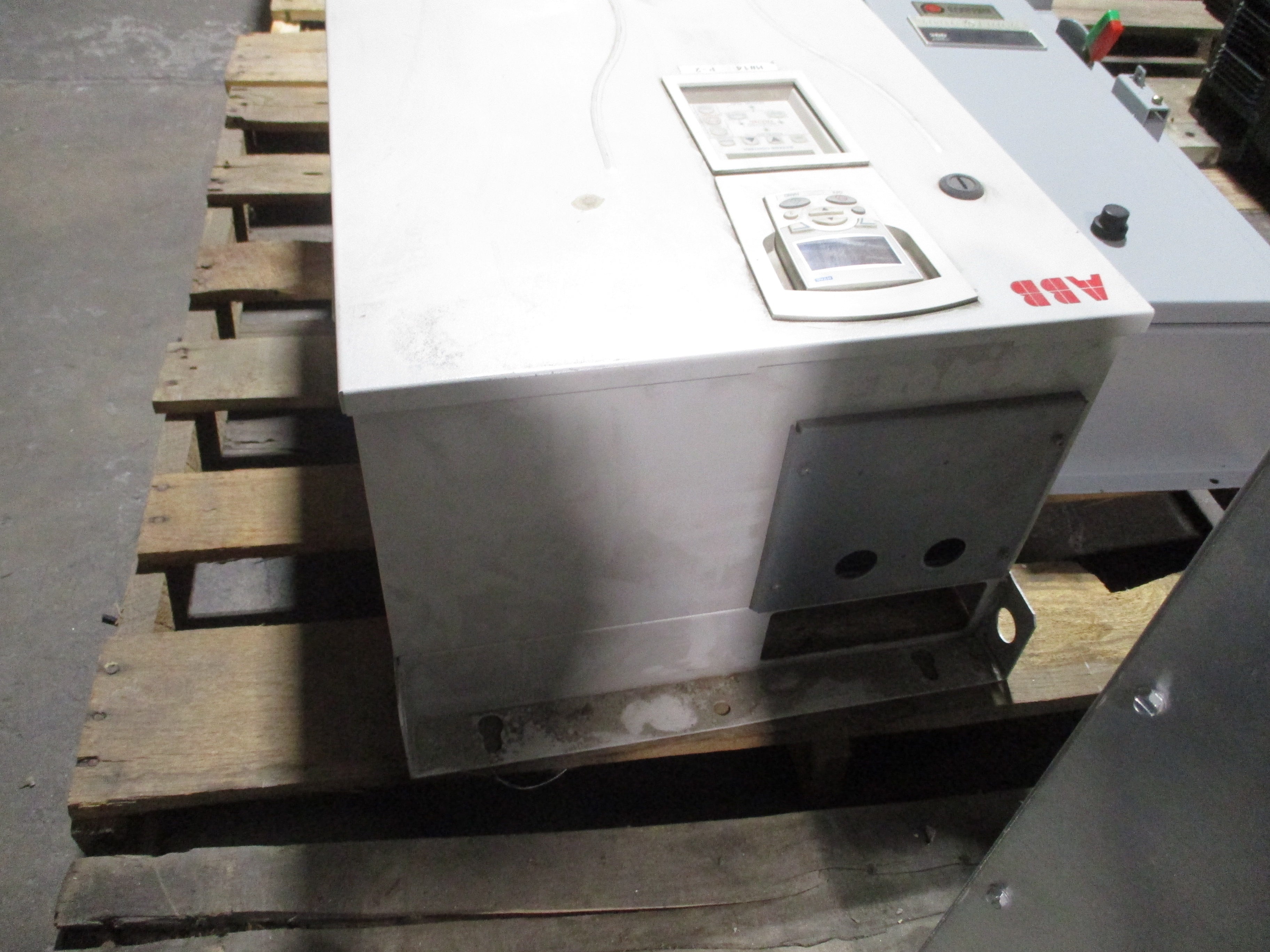 ABB ACH550 AC Drive W/Bypass ACH550-BCR-015A+F267 10HP 3Ph Input: 3Ph 48-63Hz