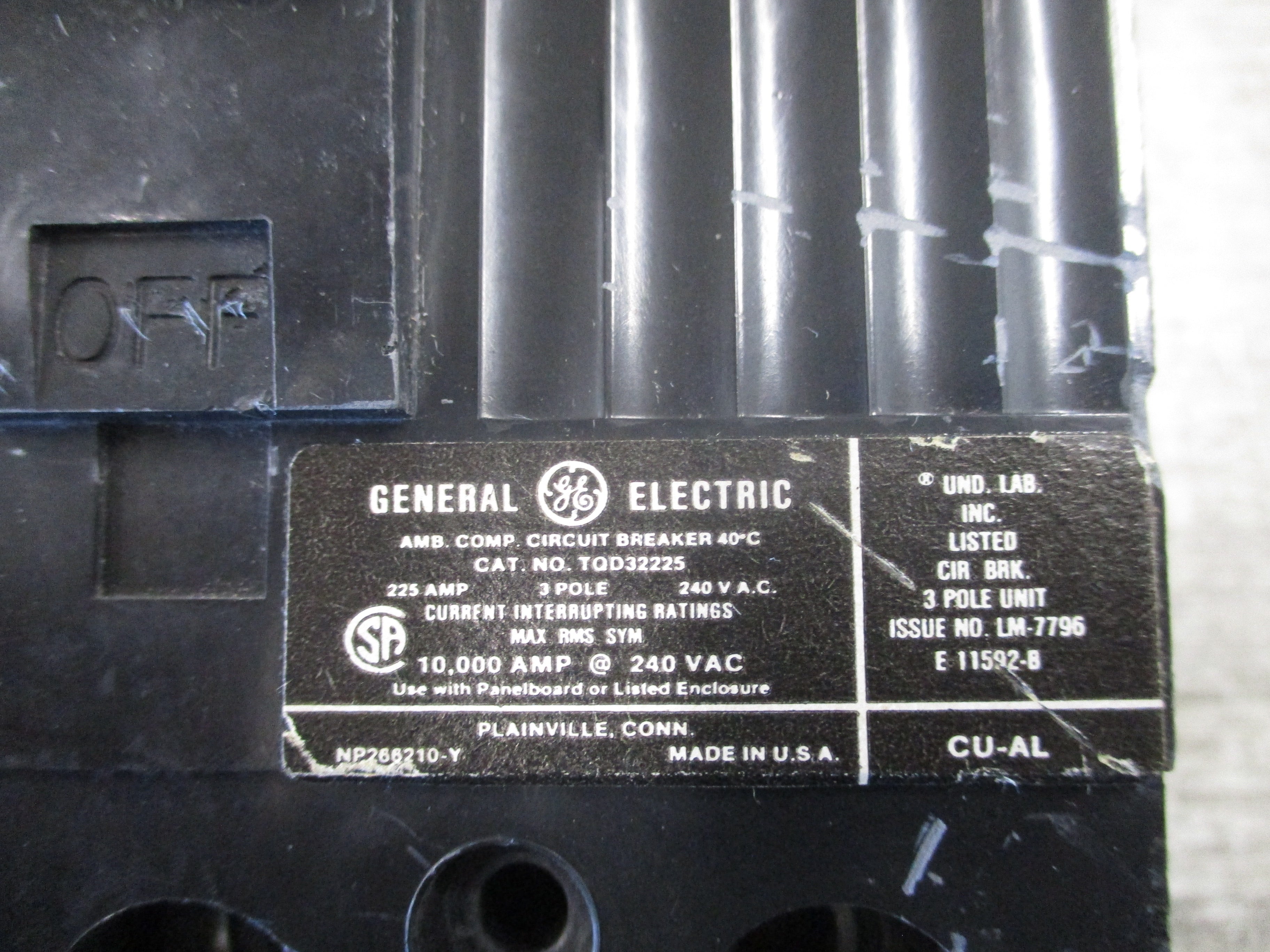 GE Circuit Breaker TQD32225 225A 240V 3P Used