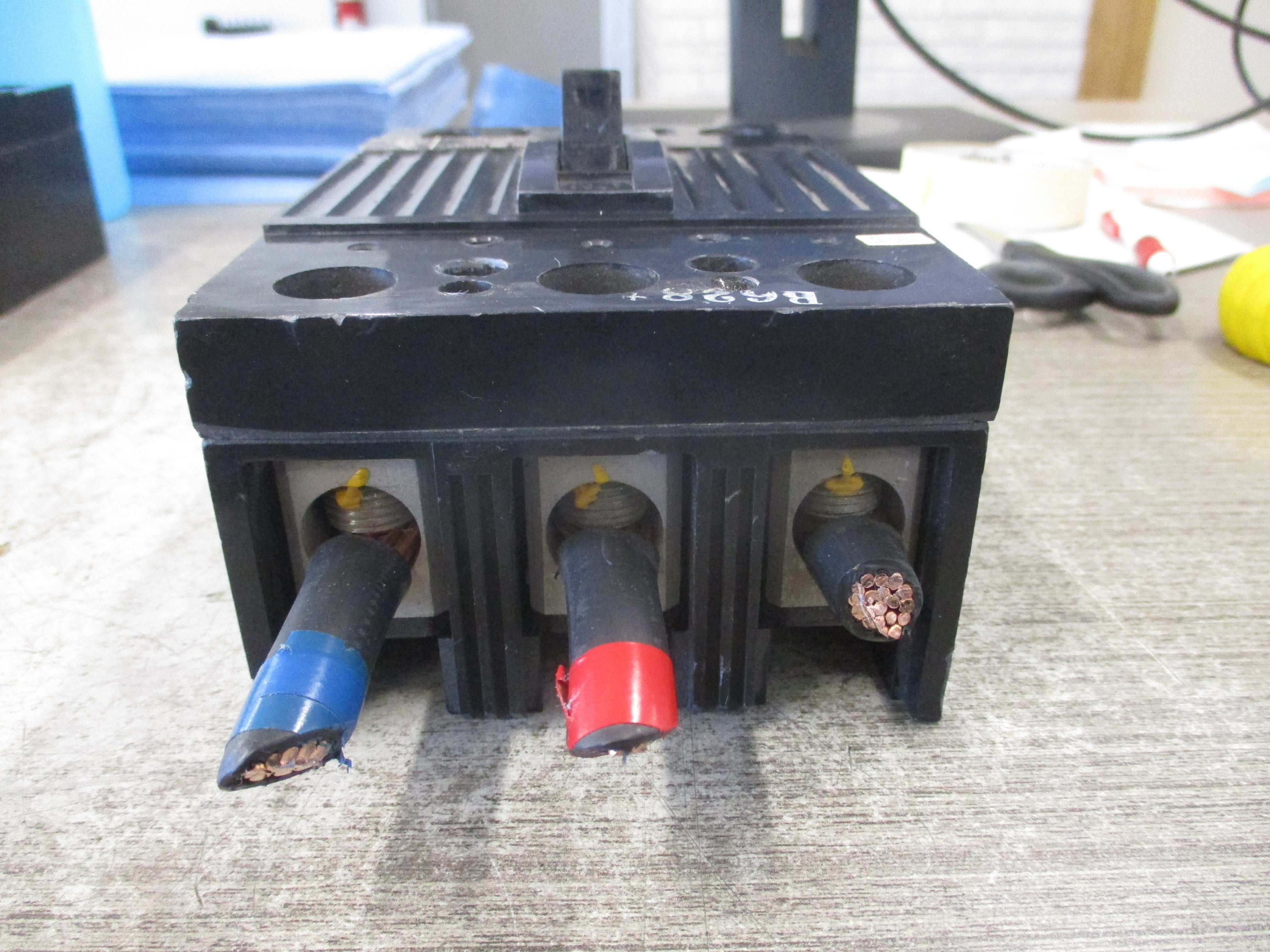 GE Circuit Breaker TQD32225 225A 240V 3P Used