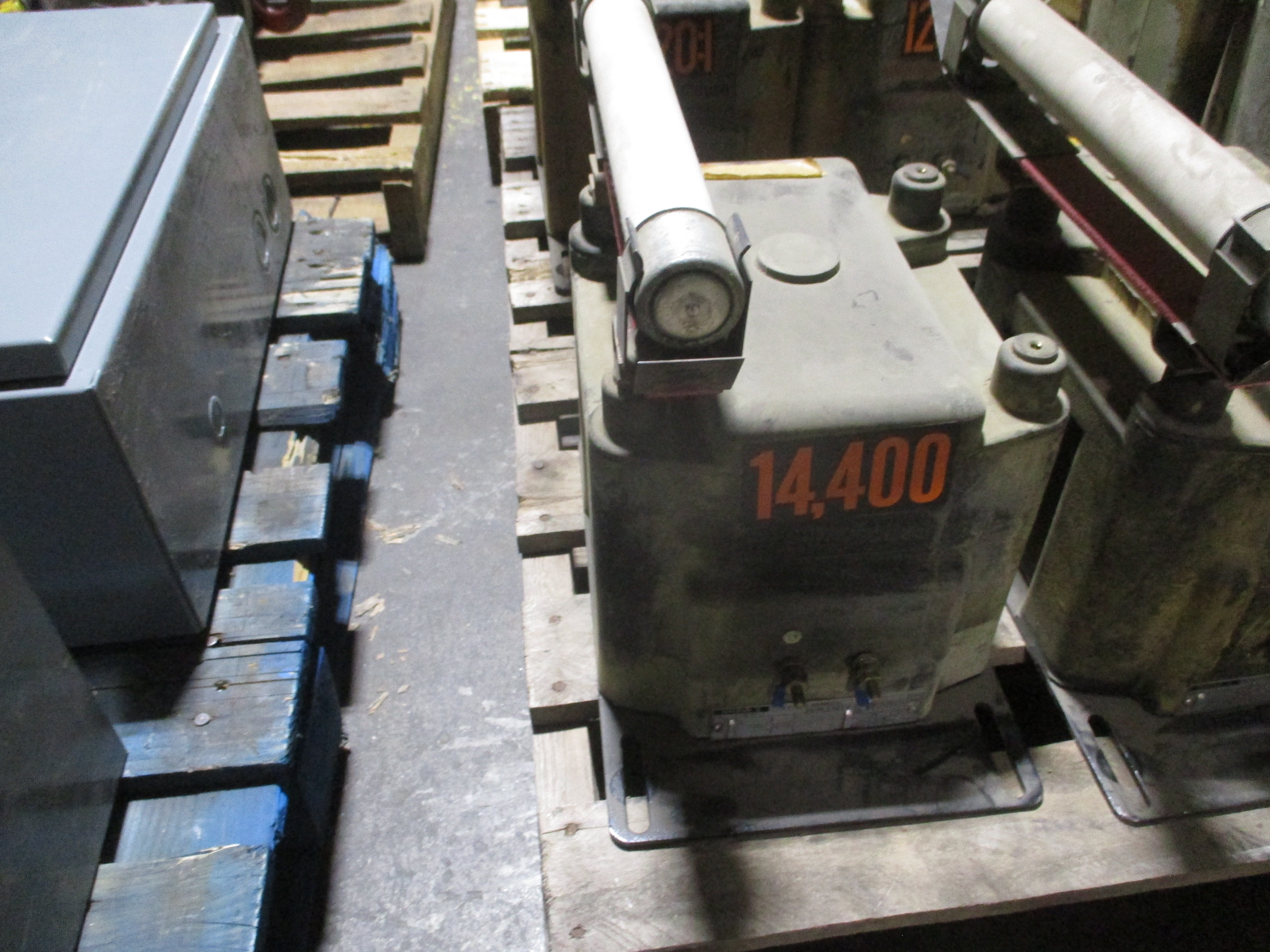 ABB Reversing Contactor A9-30-01 110-120V Coil (2) Aux Contacts Used