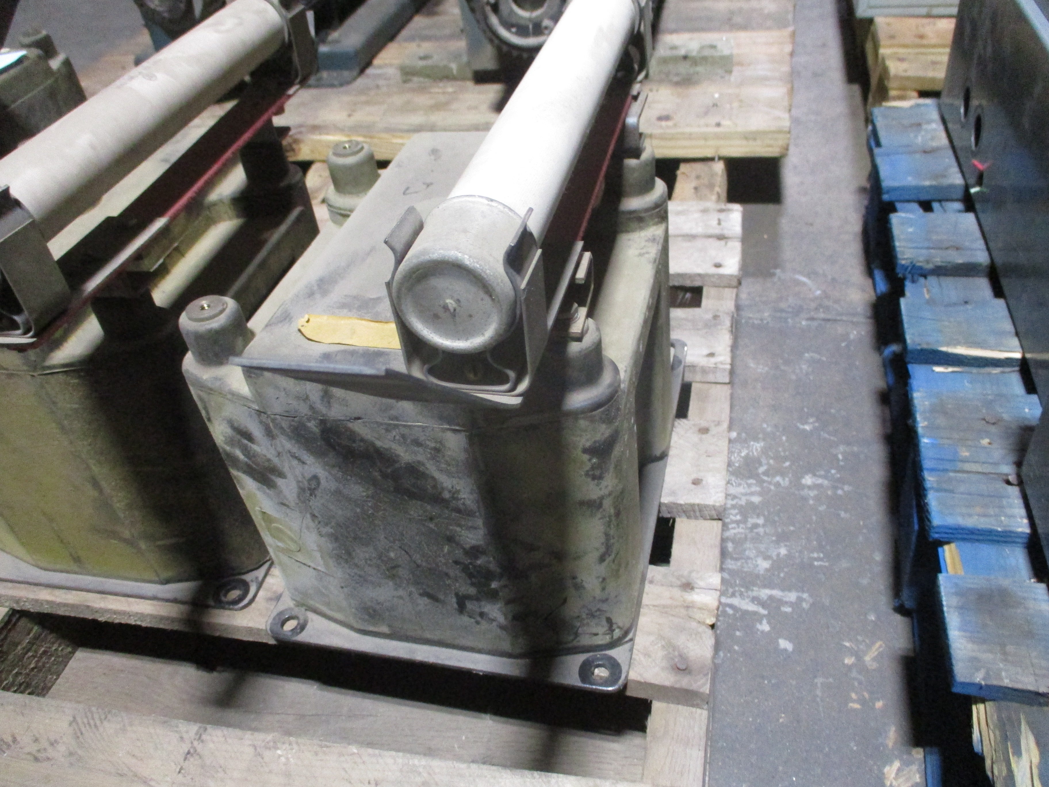 ABB Reversing Contactor A9-30-01 110-120V Coil (2) Aux Contacts Used