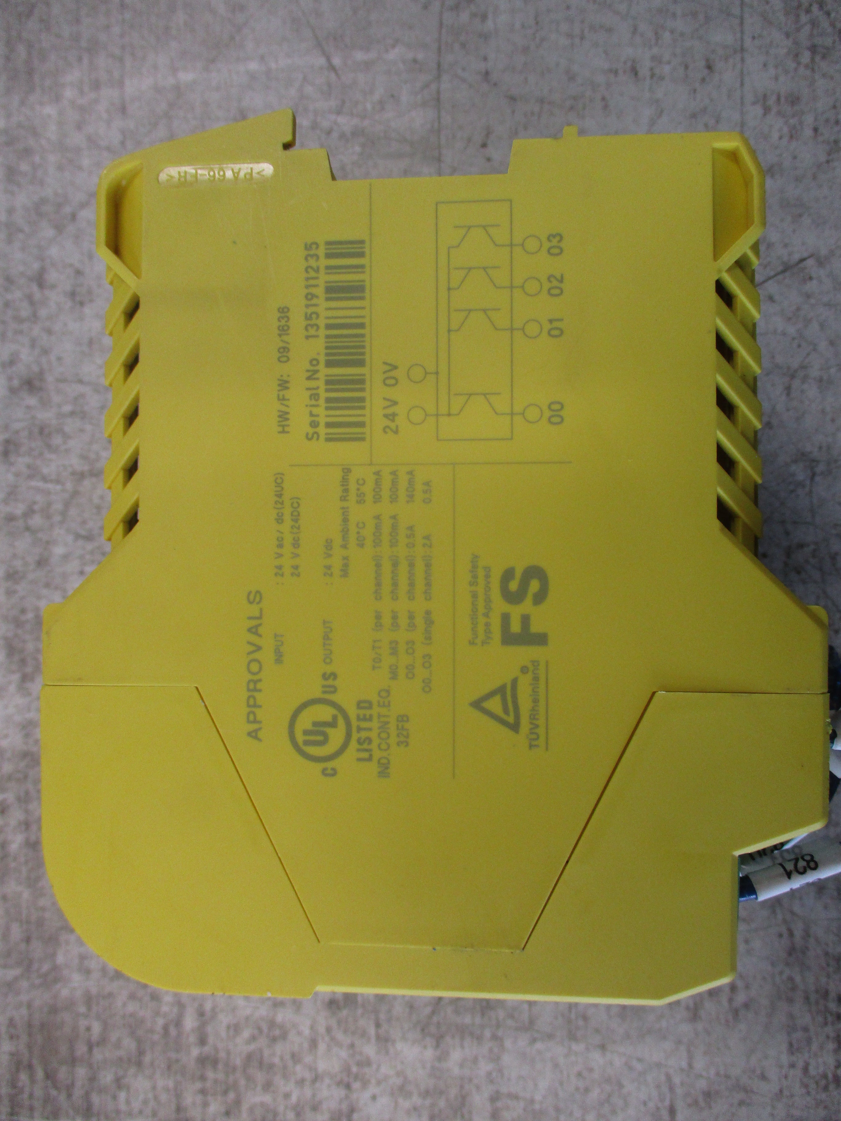 Phoenix Contact PSR-TRISAFE-S Safety Relay PSR-SCP-24DC/TS/S HW: 09 FW: 1636
