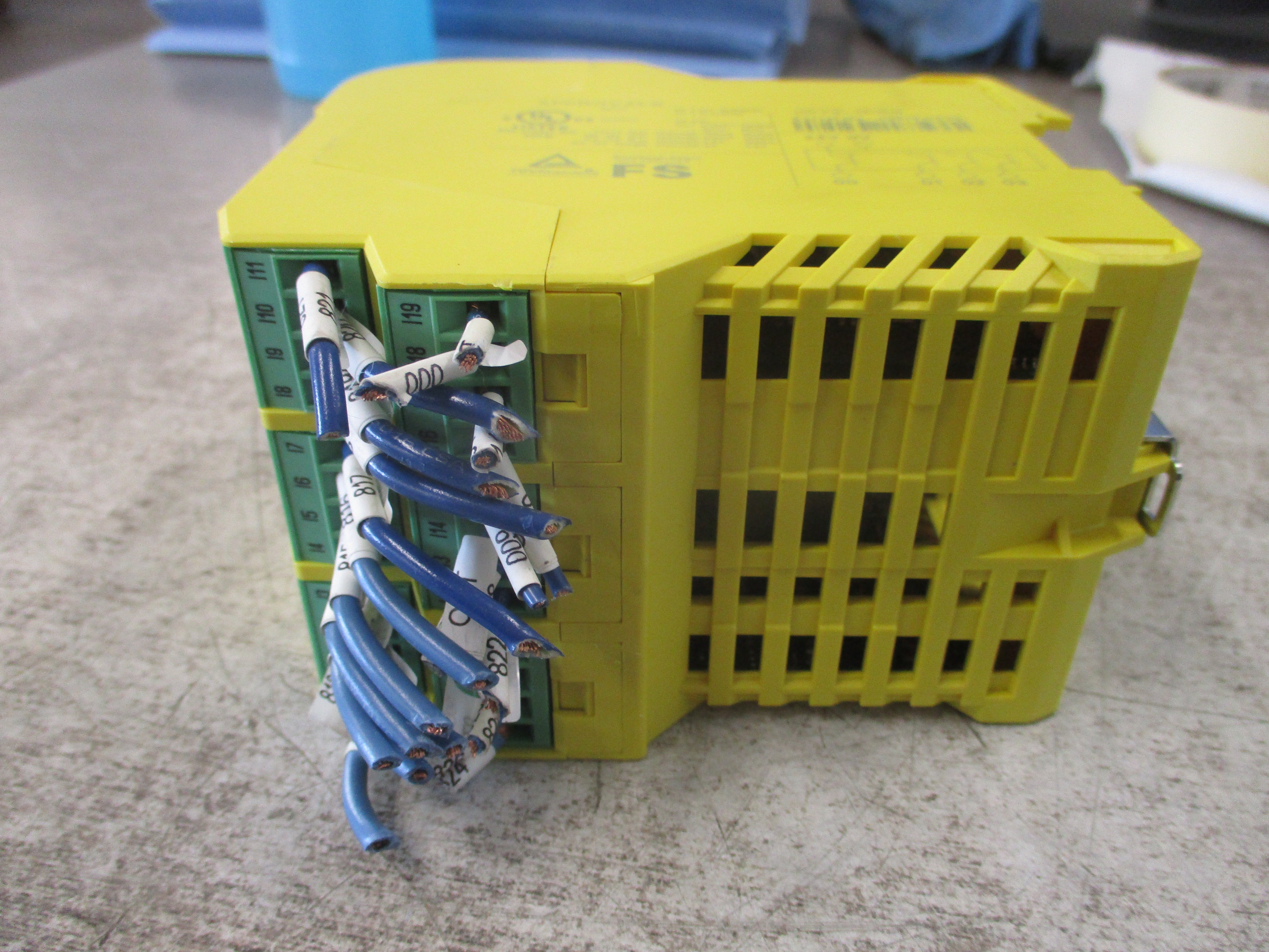 ABB Reversing Contactor A9-30-01 / A16-30-01 110/120V Coil (2) Aux Contacts Used