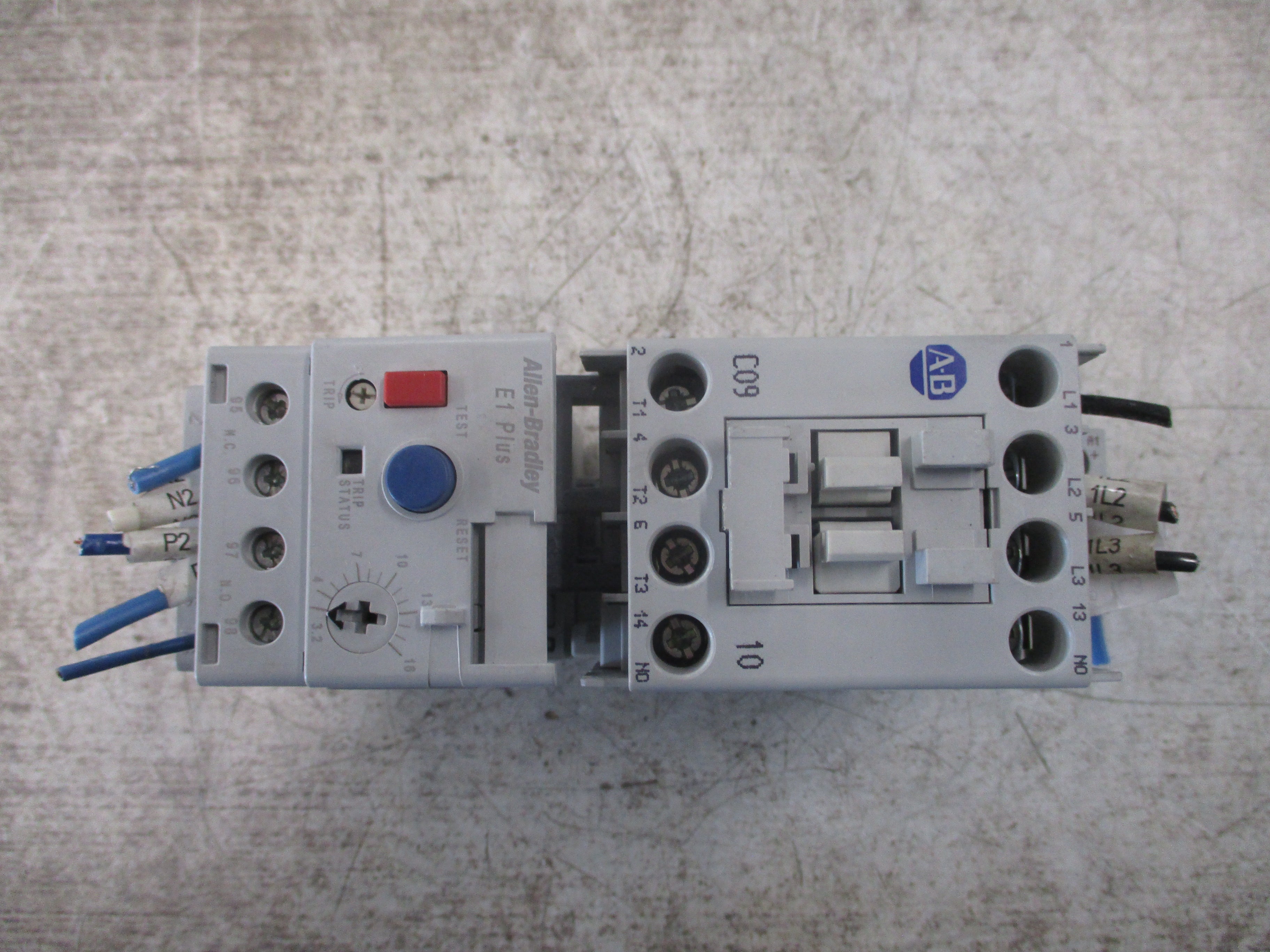 Allen-Bradley Starter 100-C09E*10/193-EEDB 24VDC Coil Trip: 3.2-16A 600V Used
