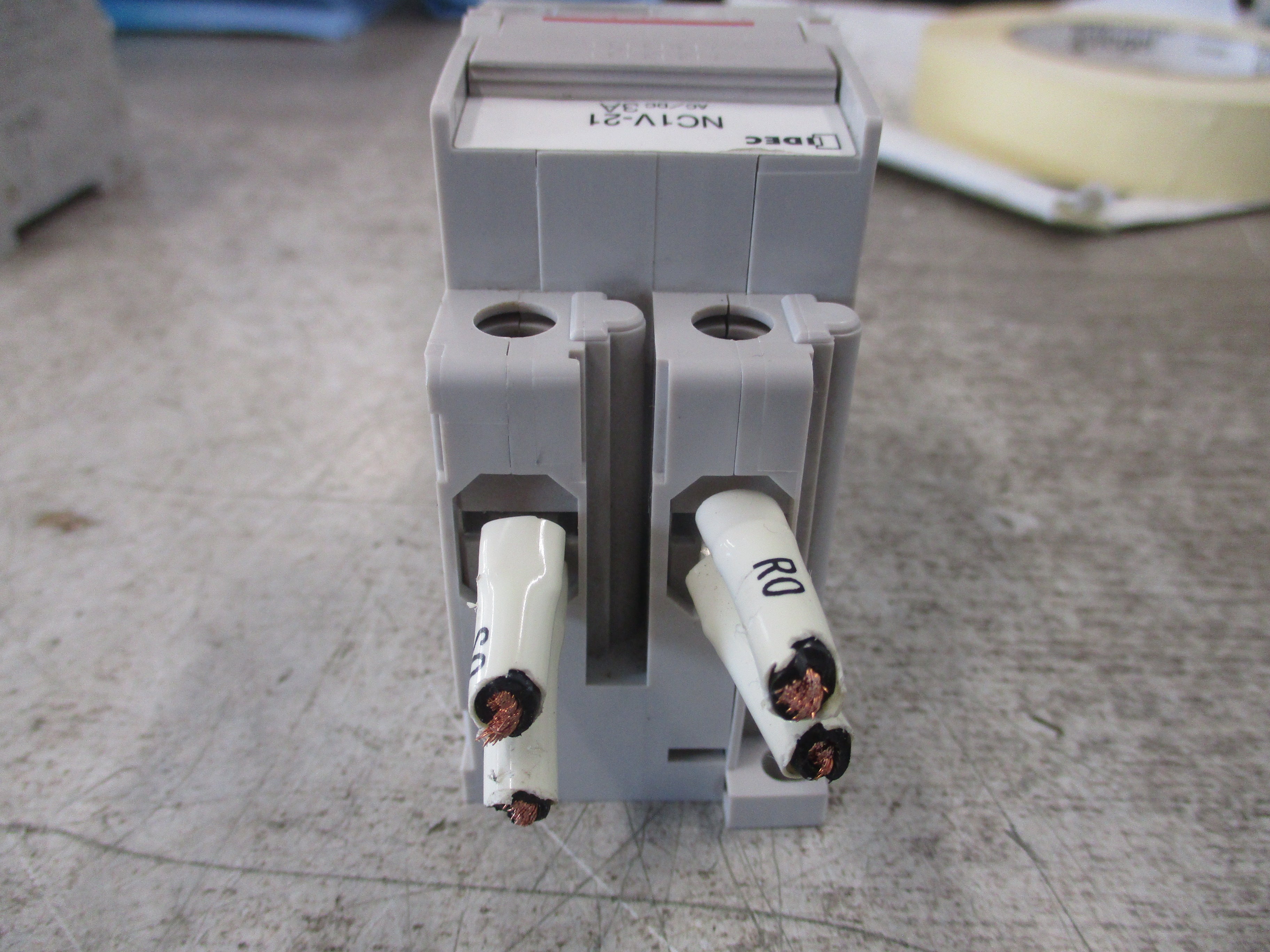 Idec Circuit Breaker NC1V-2100 3A 250V 2P Used