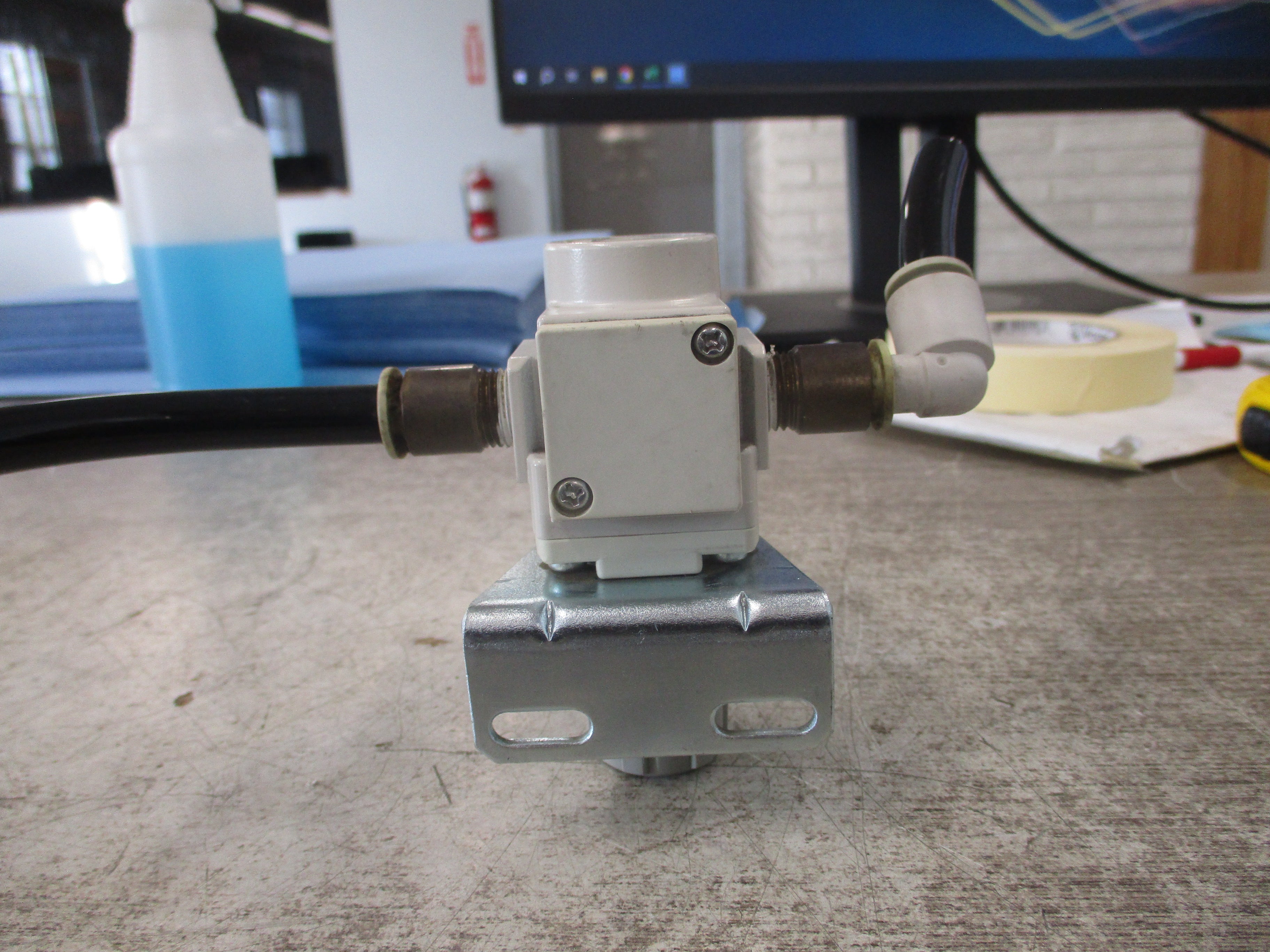 SMC Pressure Regulator AR20K-02BG-B Range: 0.05-0.85MPa Used