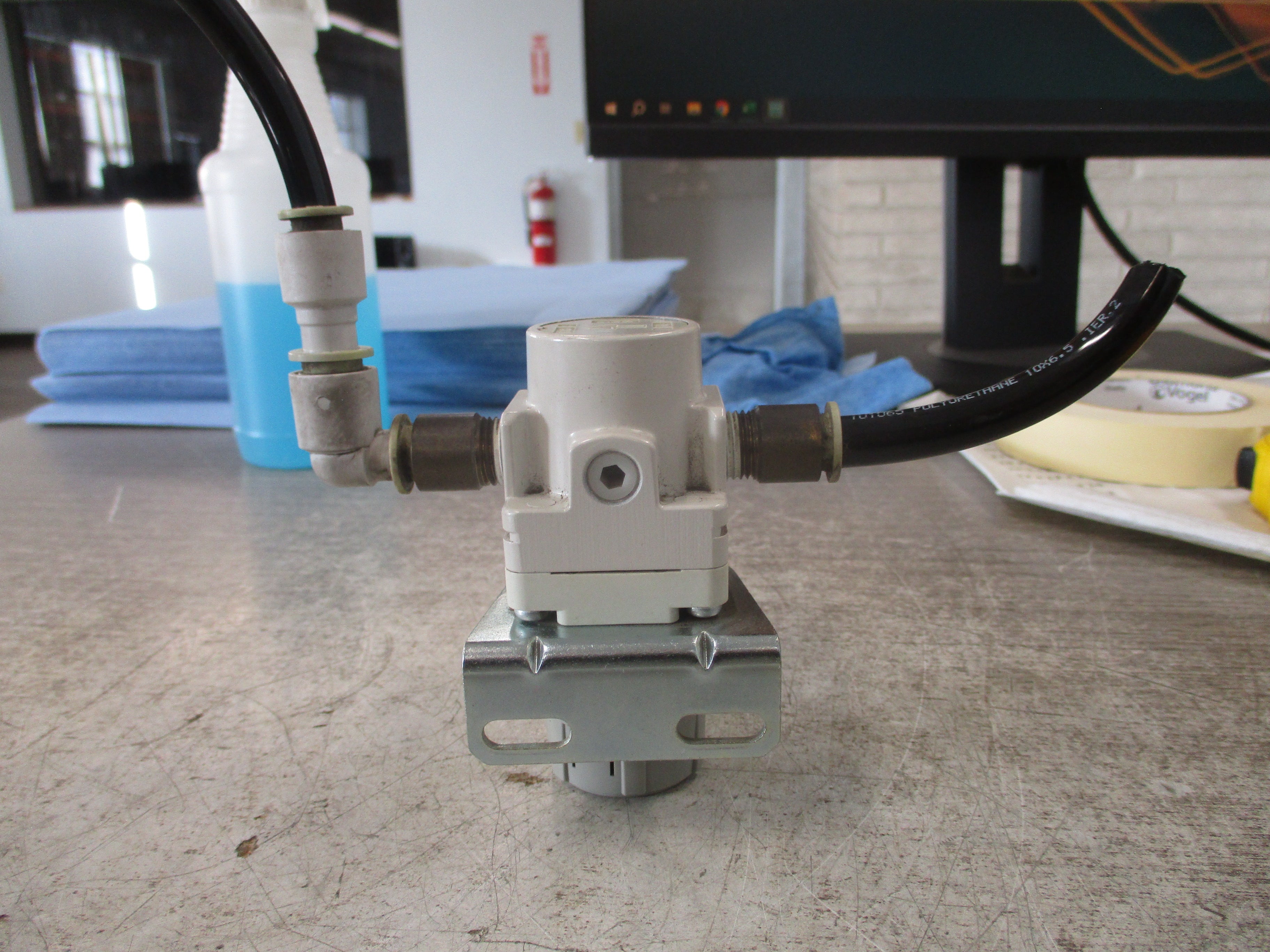 SMC Pressure Regulator AR20-02BG-A Range: 0.05-0.7 MPa Used