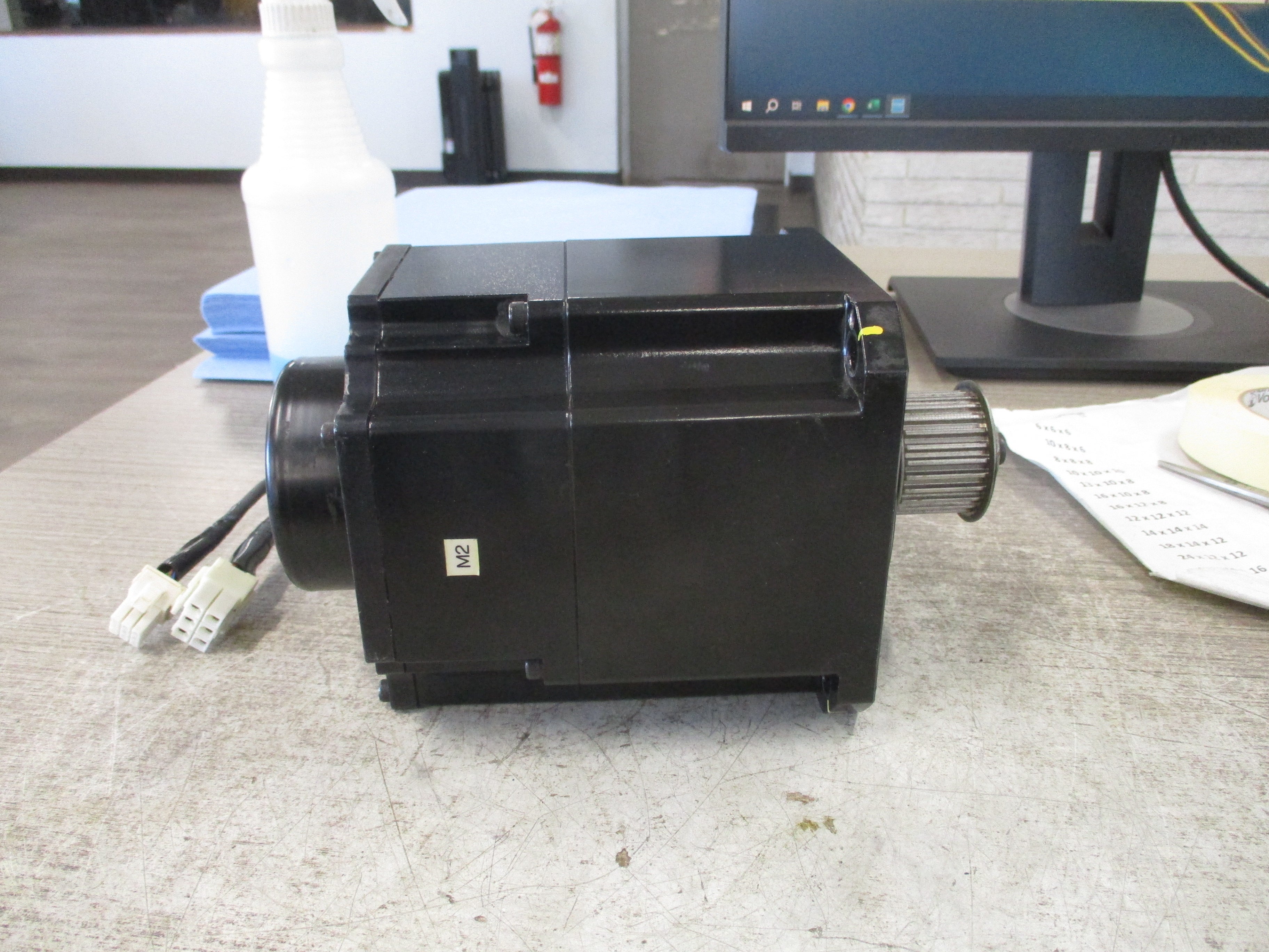 Sanyo Denki SanMotion AC Servo Motor R2AA13120VBS43Y 1.2KW 200VAC 6.2A 3Ph Used
