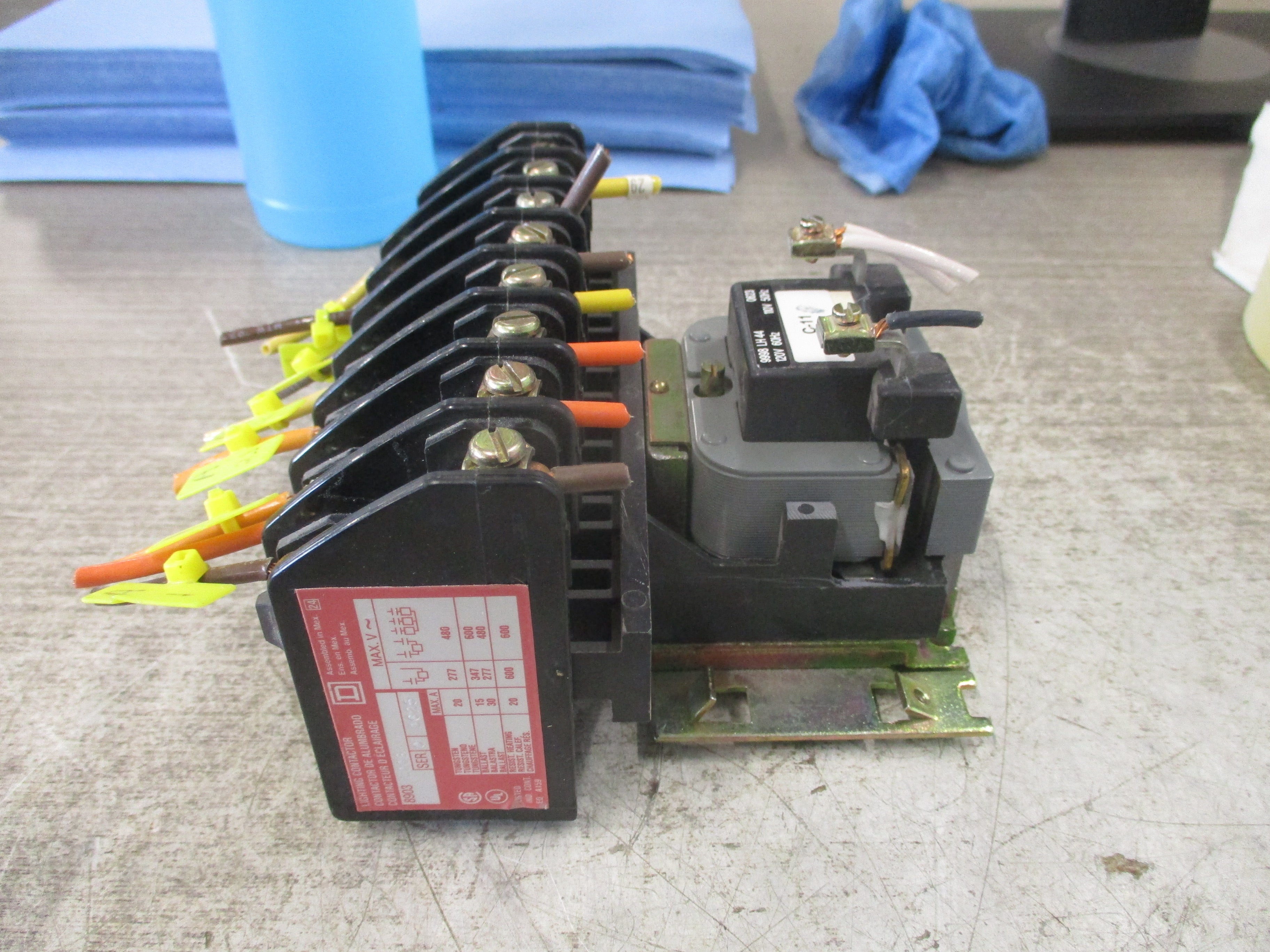 Square D Lighting Contactor 8903 L008 Ser. C 120V Coil 20A 600V Used