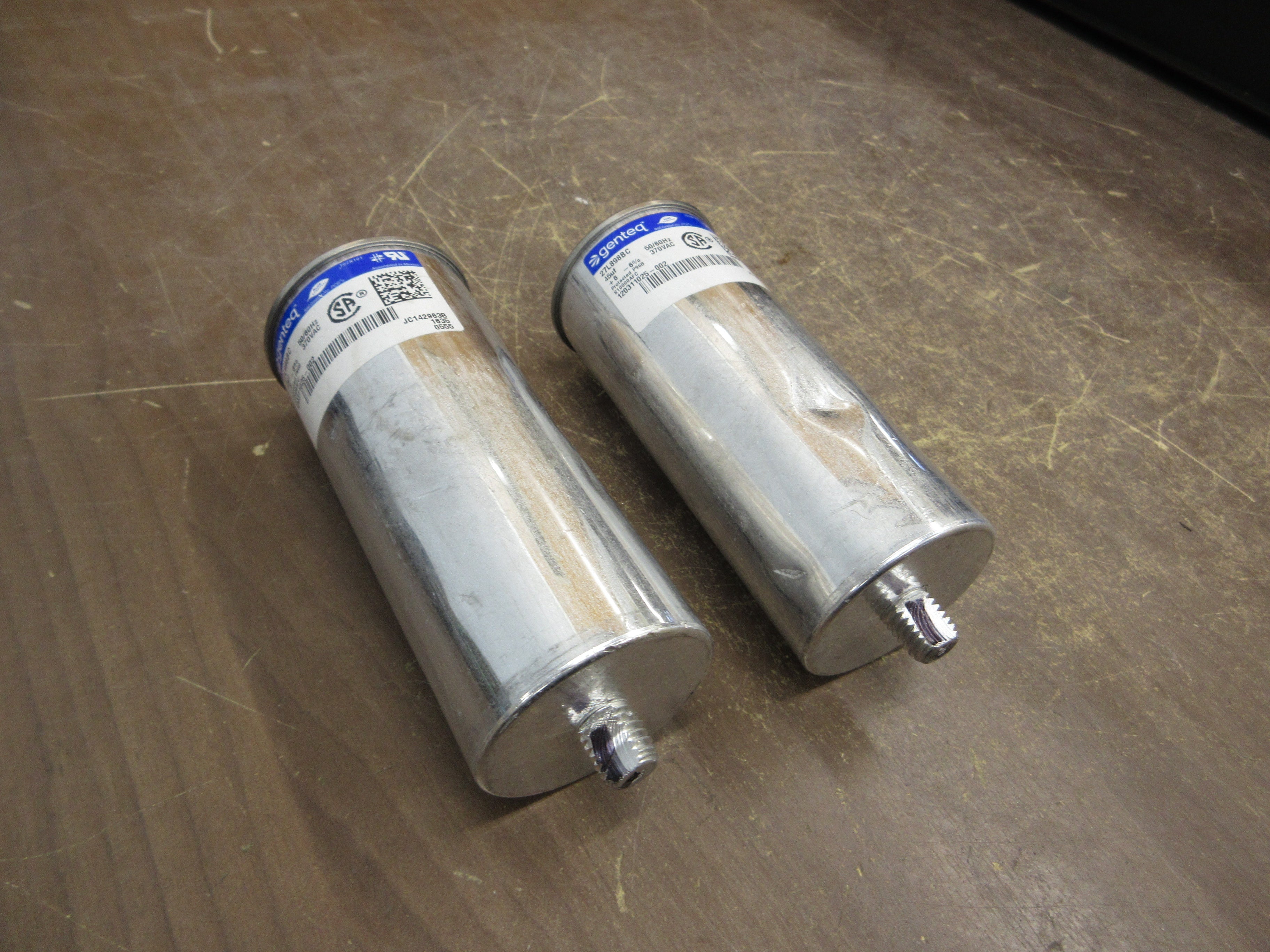 Genteq Capacitor 27L898BC 45uF 50/60Hz 370V *Dented* *Lot of 2* Used