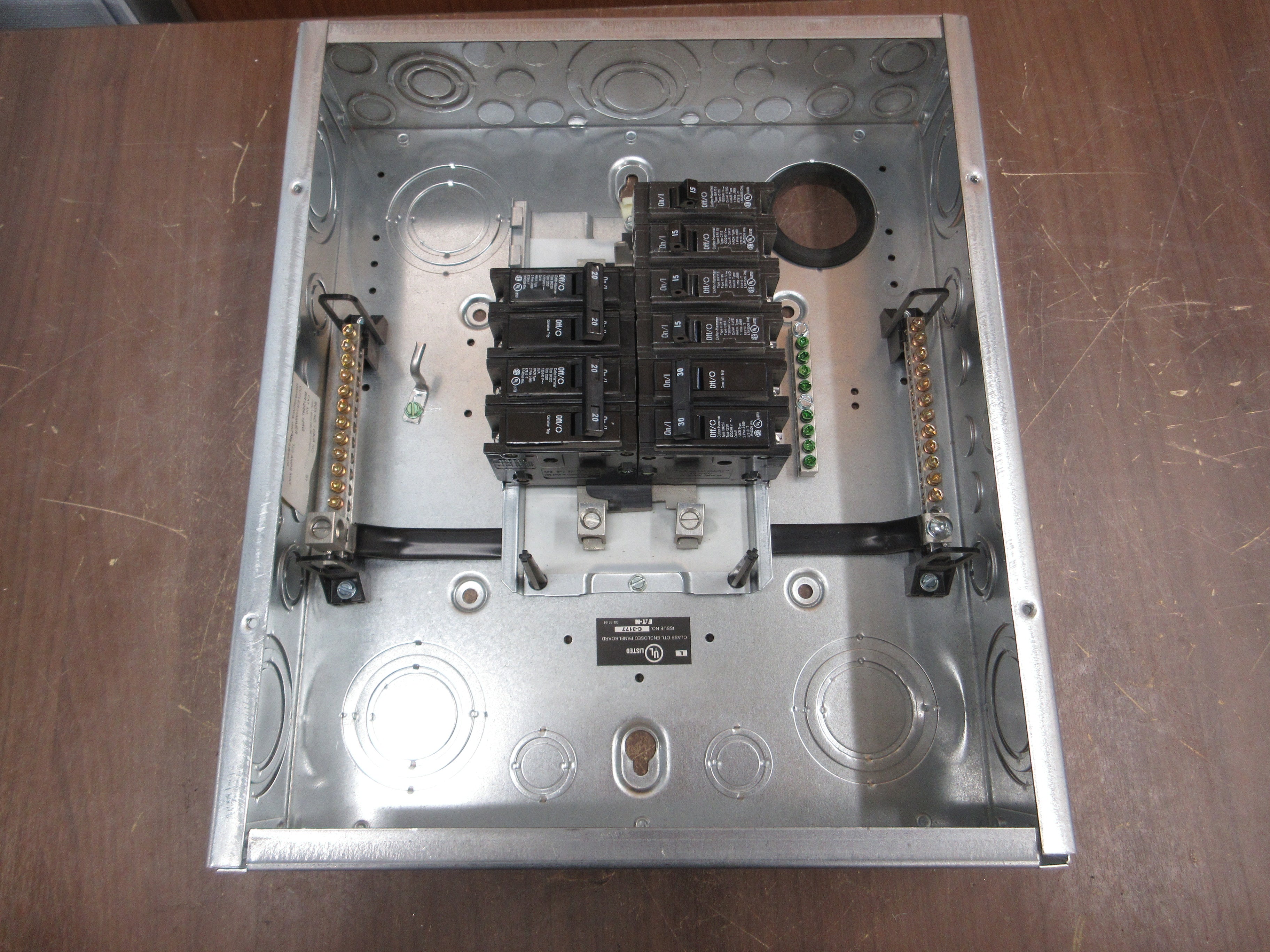 Eaton Main Lug Breaker Panel 125A Max 120/240VAC 1Ph 4W 12-Slot Used