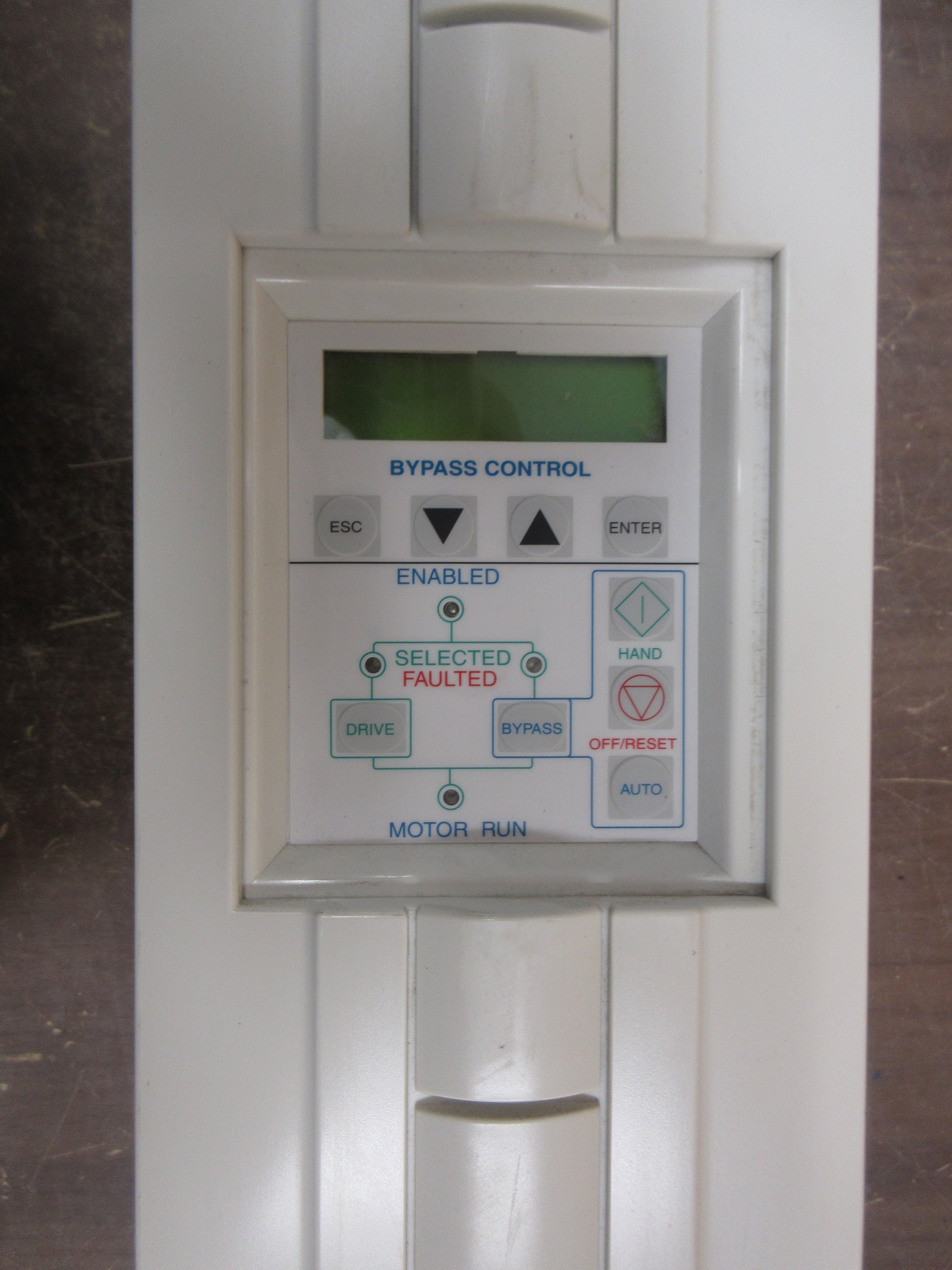 ABB ACH550 AC Drive w/ Bypass ACH550-VCR-04A6-2+F267 1HP 3Ph w/ Keypad Used