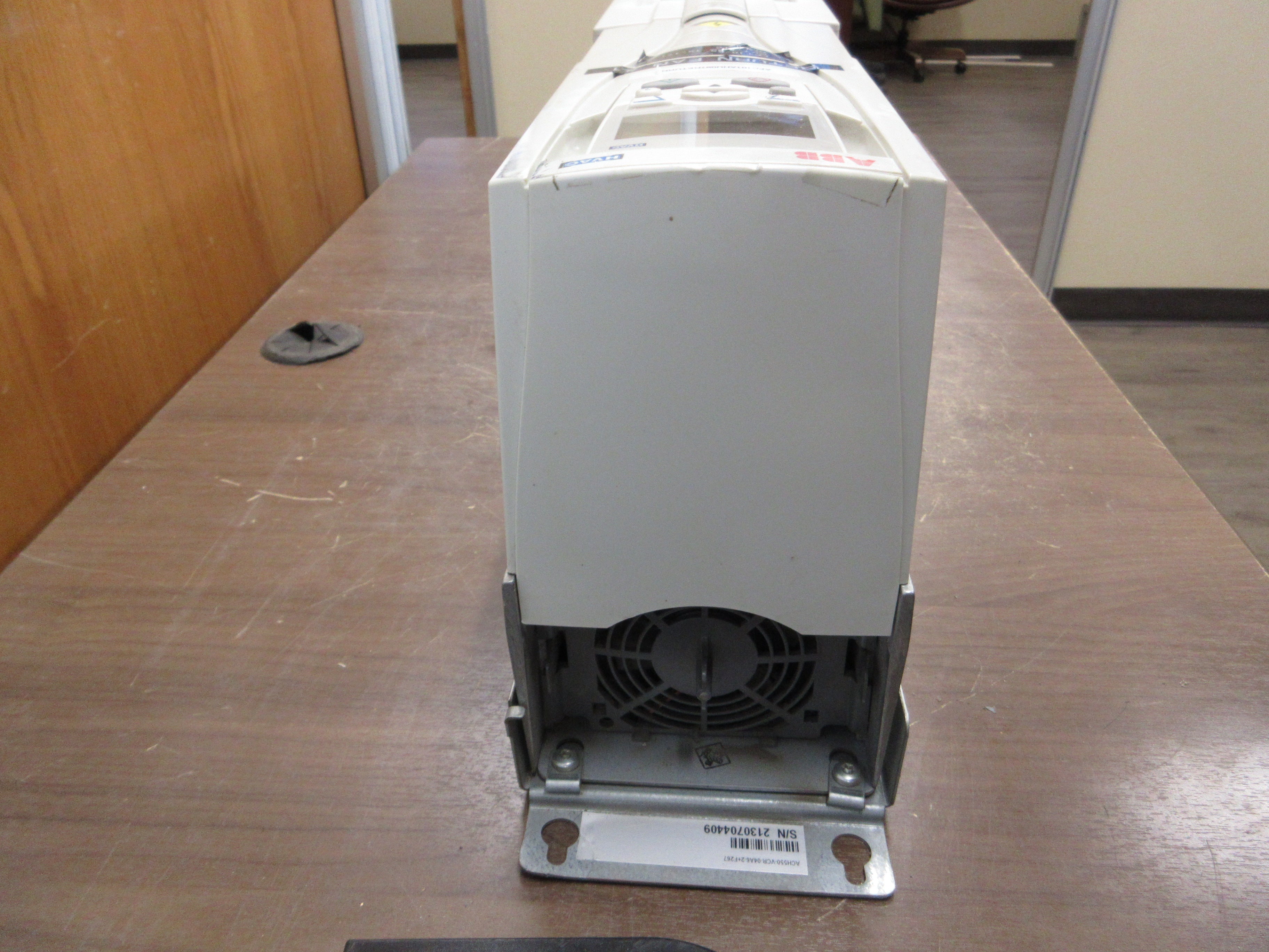 ABB ACH550 AC Drive w/ Bypass ACH550-VCR-04A6-2+F267 1HP 3Ph w/ Keypad Used