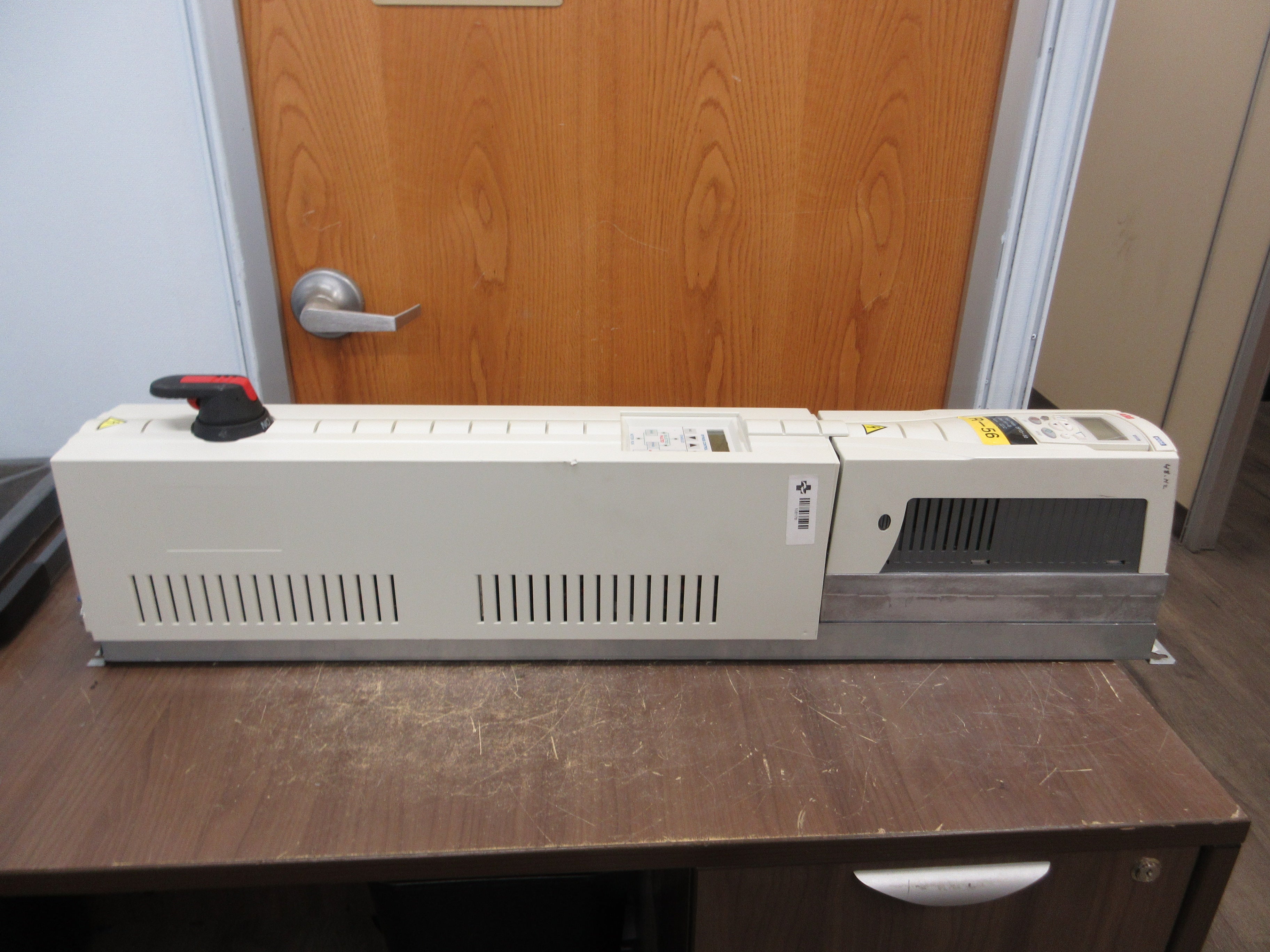 ABB ACH550 AC Drive w/ Bypass ACH550-VCR-017A-2+F267 5HP 3Ph w/ Keypad Used