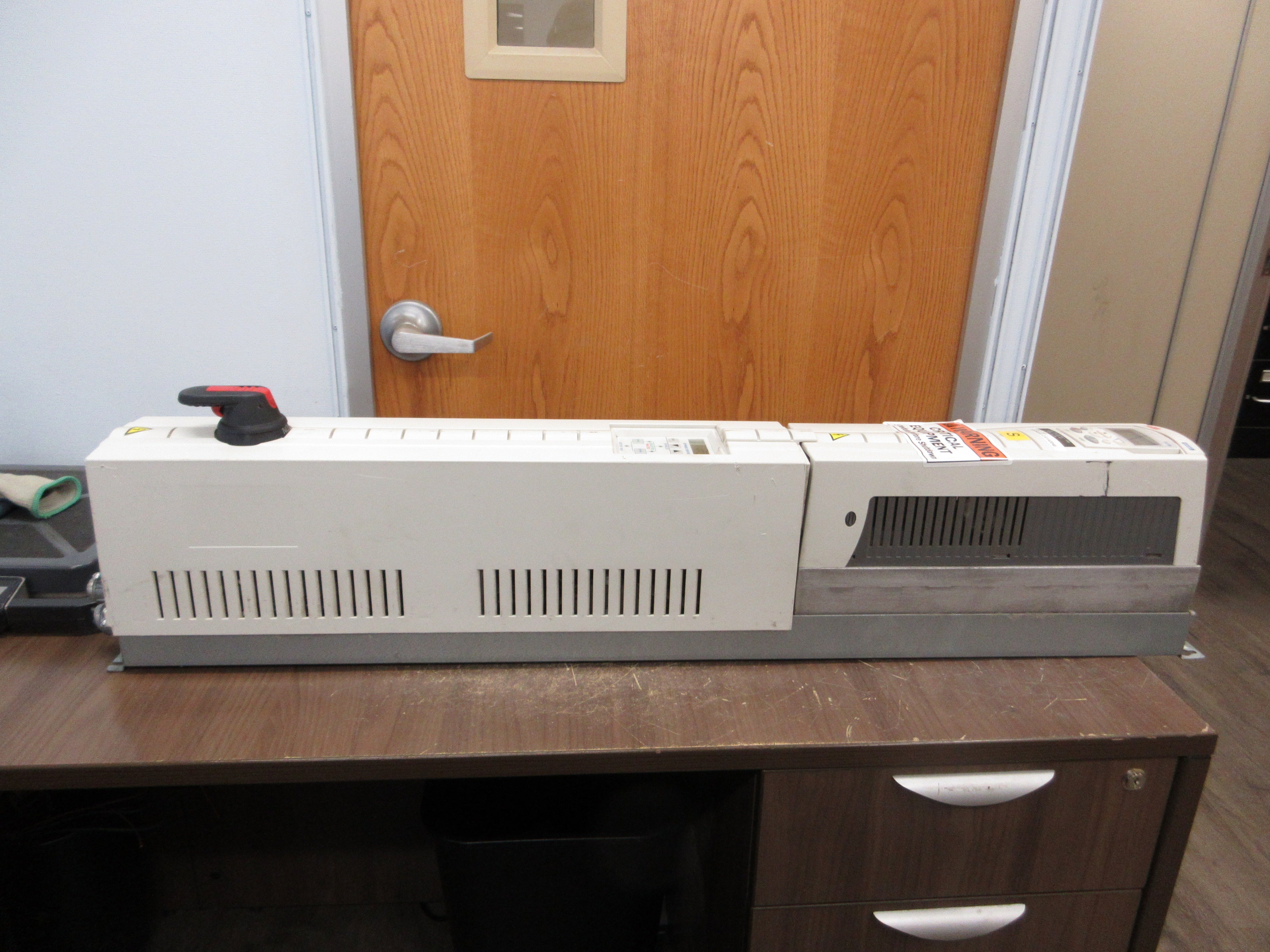 ABB ACH550 AC Drive w/ Bypass ACH550-VCR-024A-2+F267 7.5HP 3Ph w/ Keypad