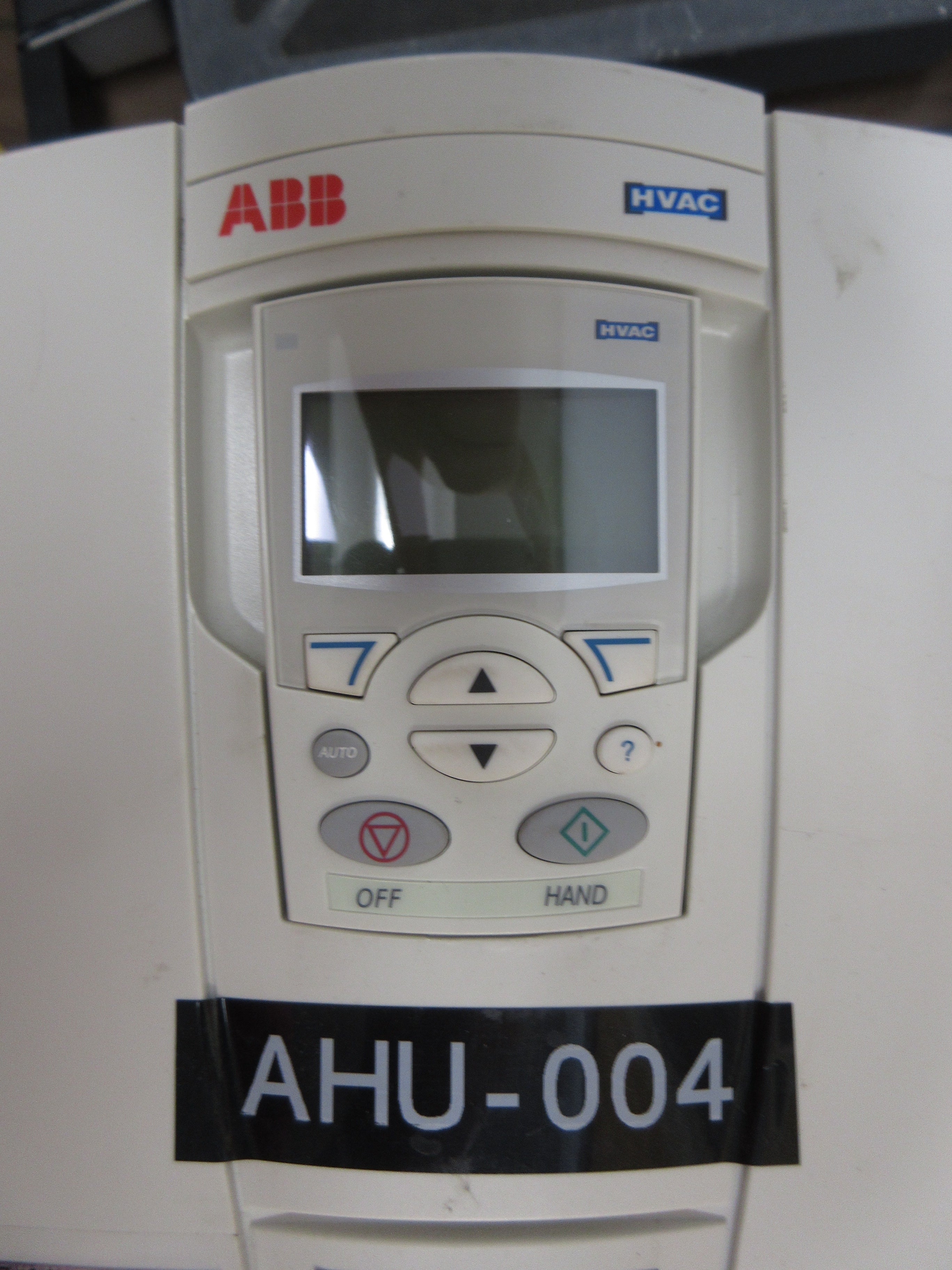 ABB ACH550 AC Drive w/ Bypass ACH550-VCR-059A-2+F267 20HP 3Ph w/ Keypad Used