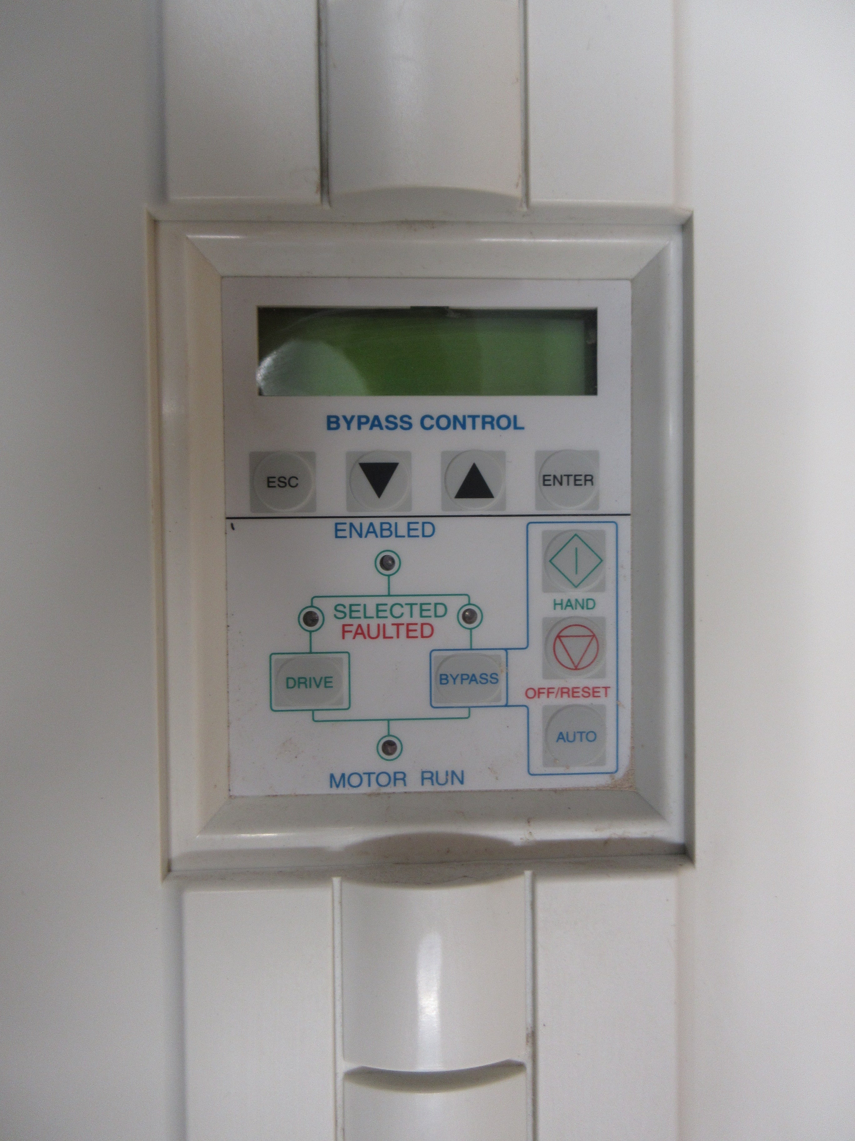 ABB ACH550 AC Drive w/Bypass ACH550-VCR-059A-2+F267 20HP 3Ph w/ Keypad Used