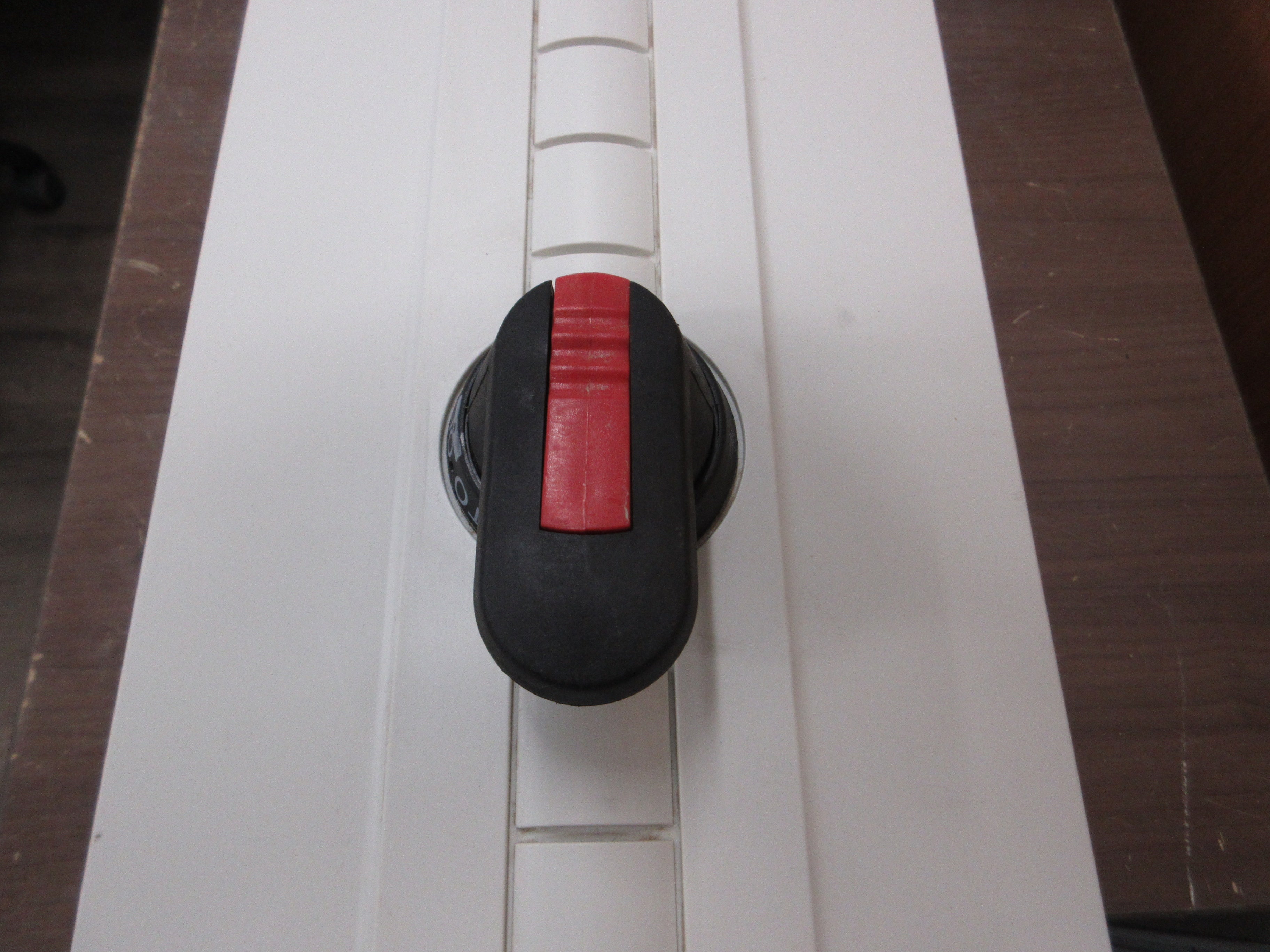 ABB ACH550 AC Drive w/Bypass ACH550-VCR-059A-2+F267 20HP 3Ph w/ Keypad Used