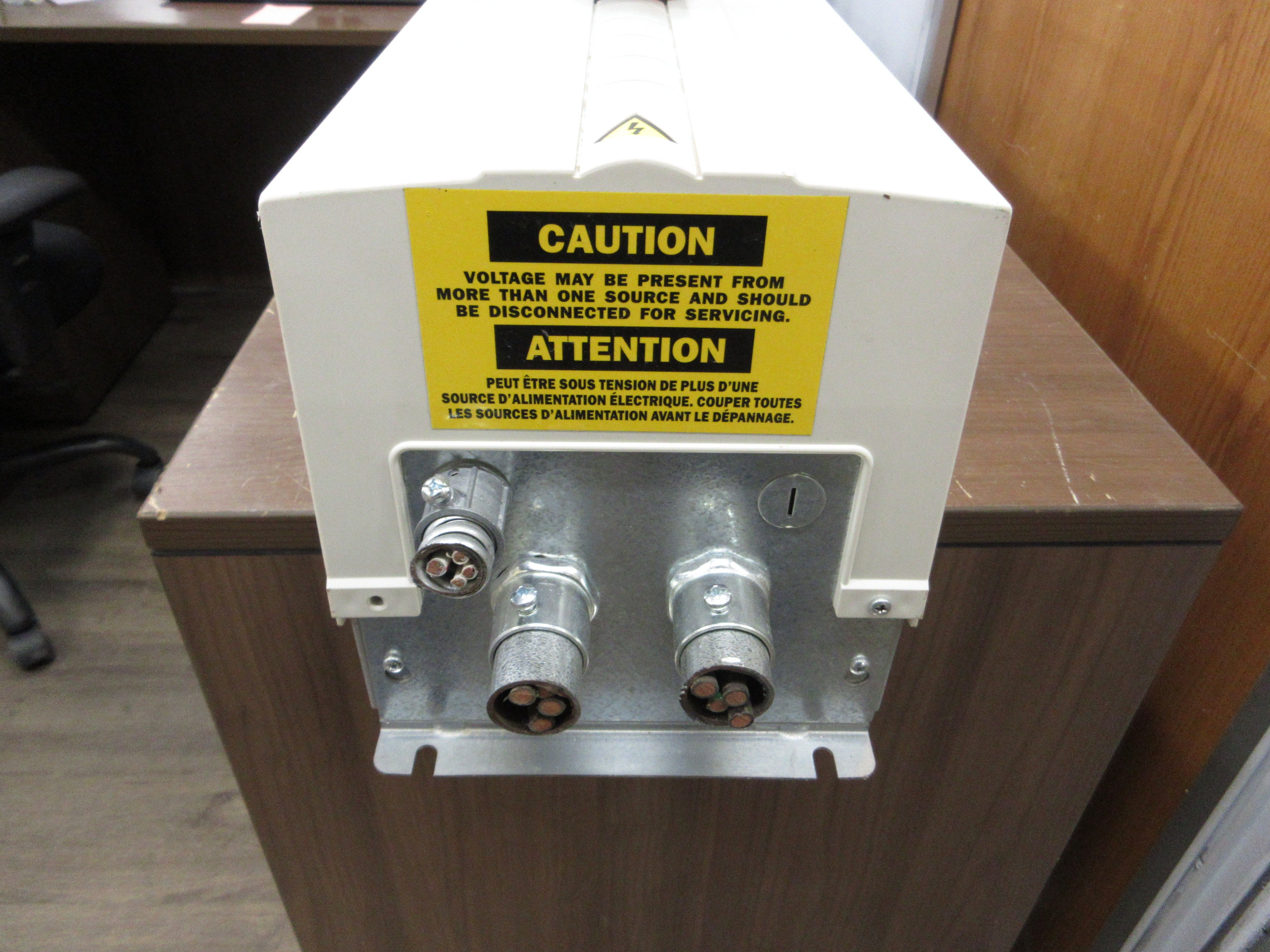 ABB ACH550 AC Drive w/Bypass ACH550-VCR-059A-2+F267 20HP 3Ph w/ Keypad Used