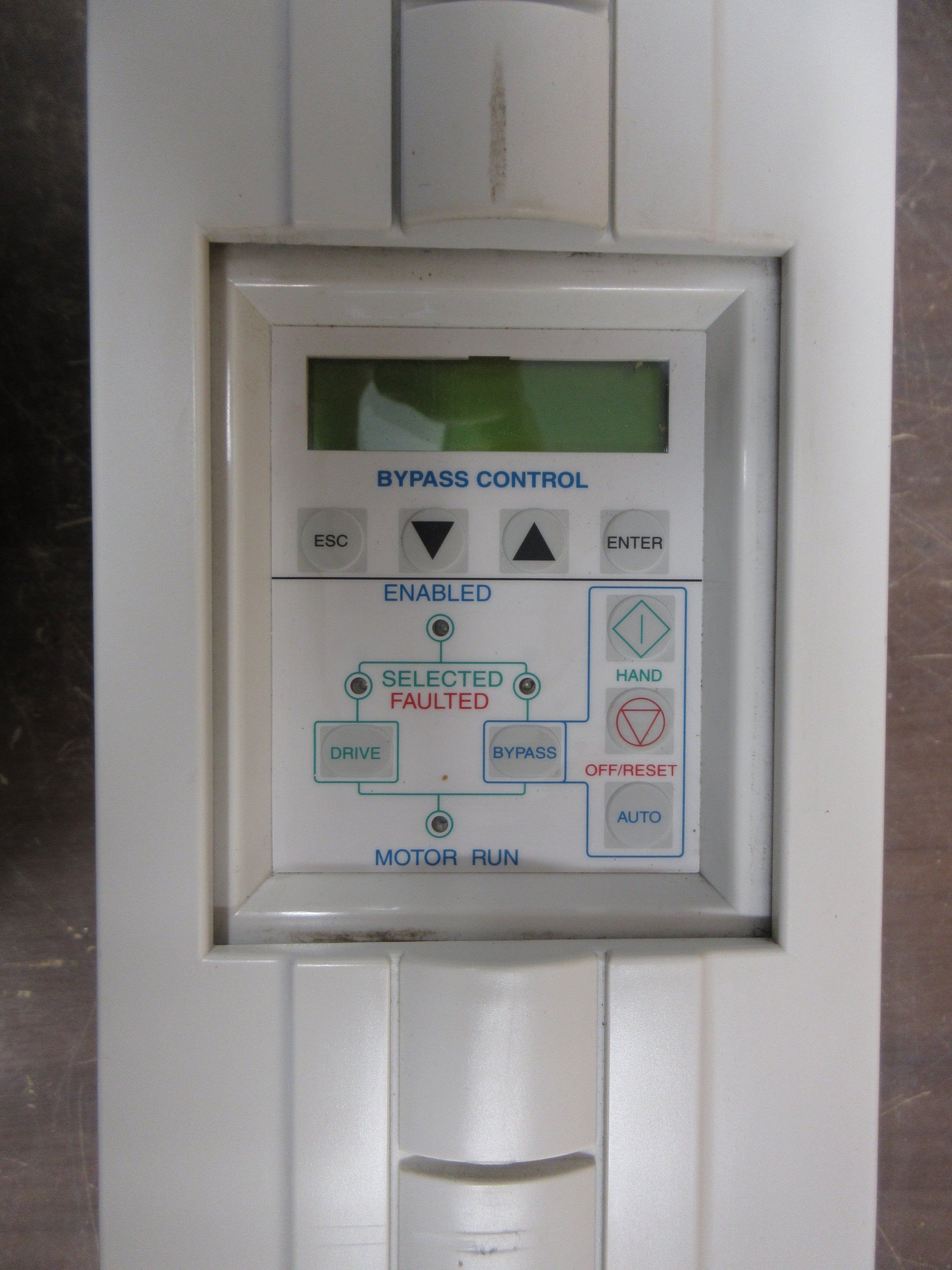 ABB ACH550 AC Drive w/ Bypass ACH550-VCR-07A5-2+F267 2HP 3Ph w/ Keypad Used