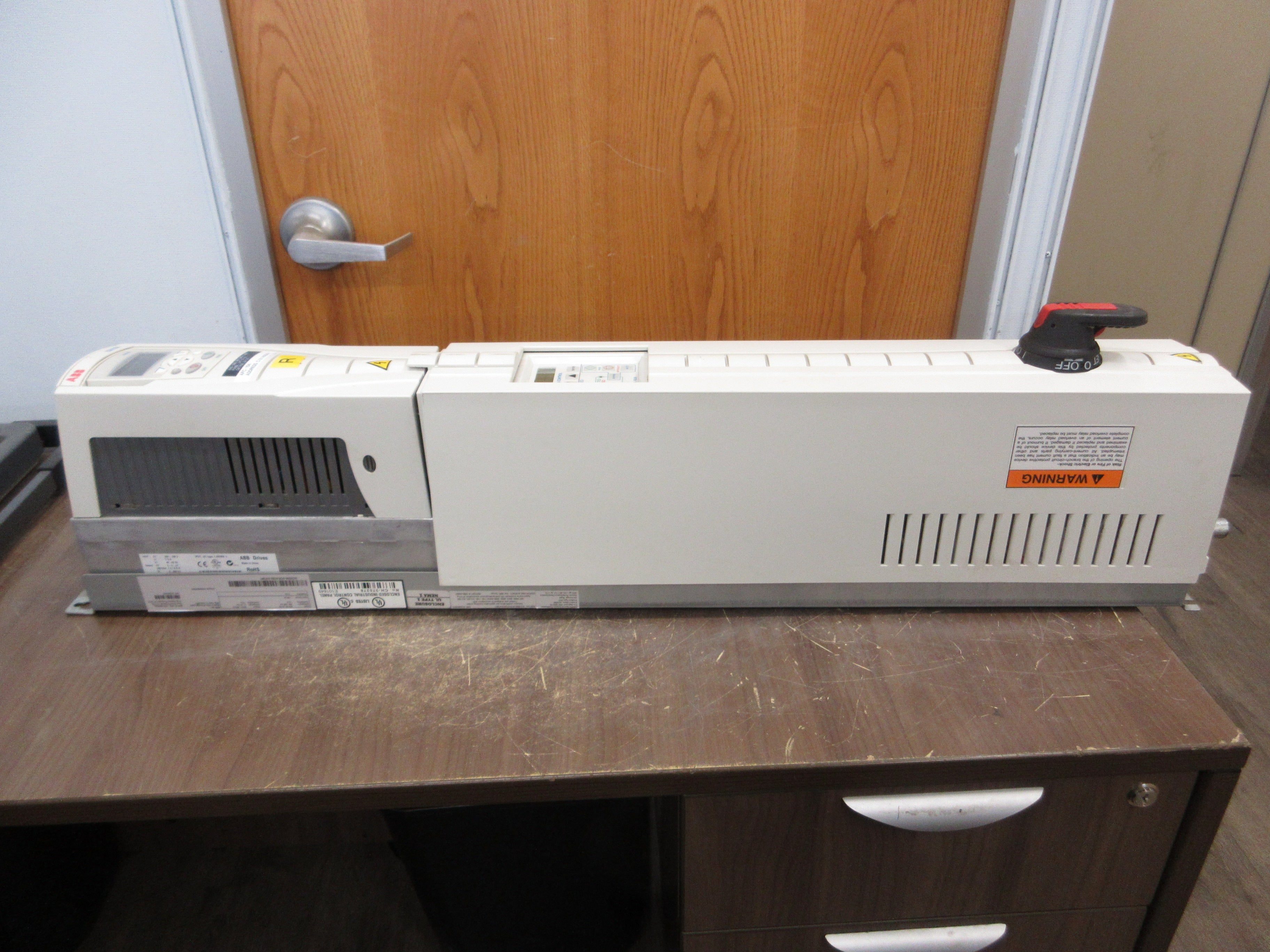 ABB ACH550 AC Drive w/ Bypass ACH550-VCR-07A5-2+F267 2HP 3Ph w/ Keypad Used