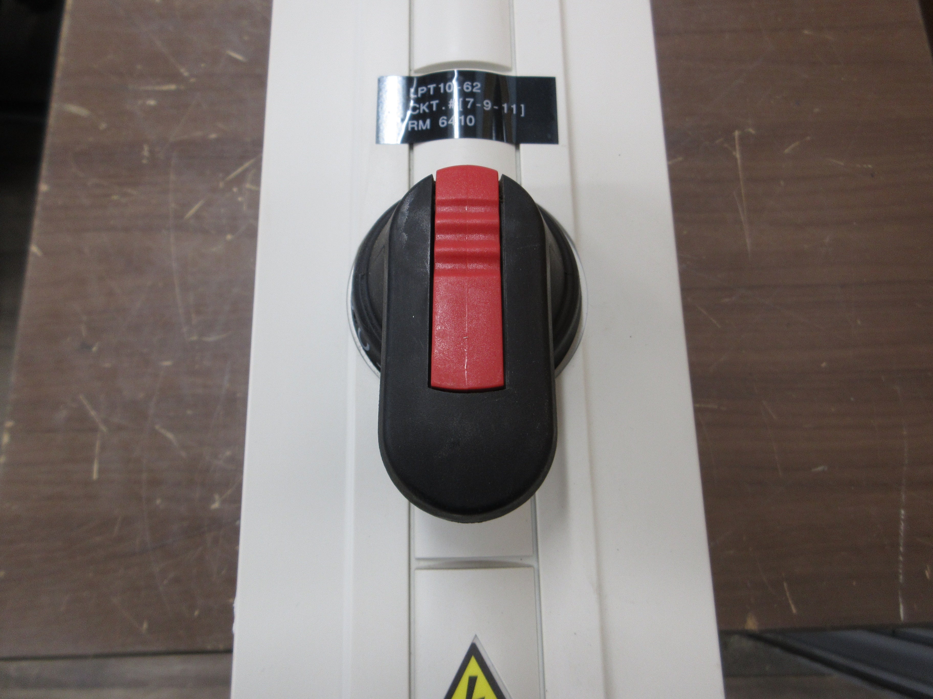 ABB ACH550 AC Drive w/ Bypass ACH550-VCR-017A-2+F267 5HP 3Ph w/ Keypad Used