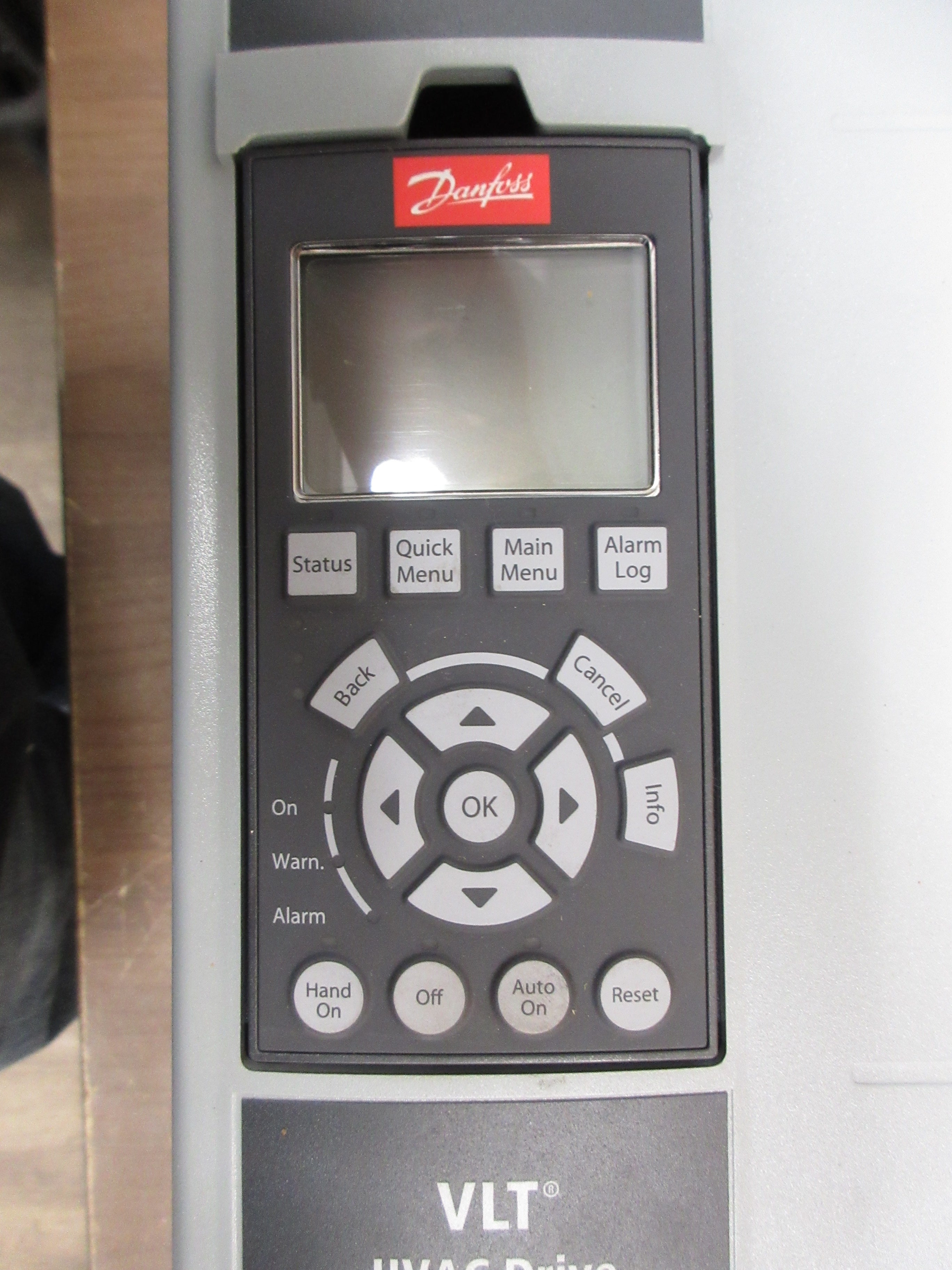 Danfoss VLT AC Drive 131B9879 25HP 3Ph w/ Keypad Used