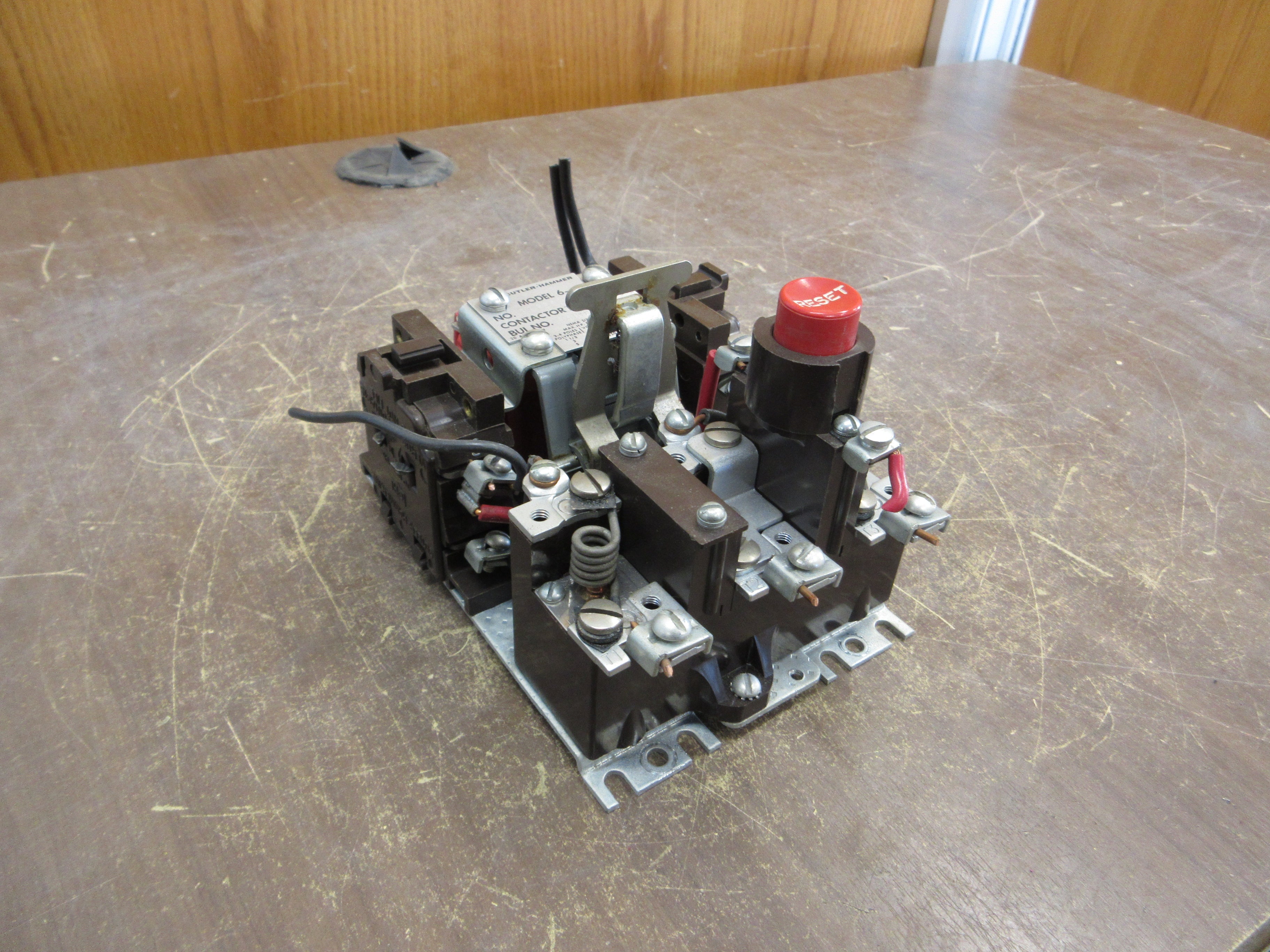 Cutler-Hammer Size 0 Starter 6-3CF553432-A 110V Coil 20A 600V Used