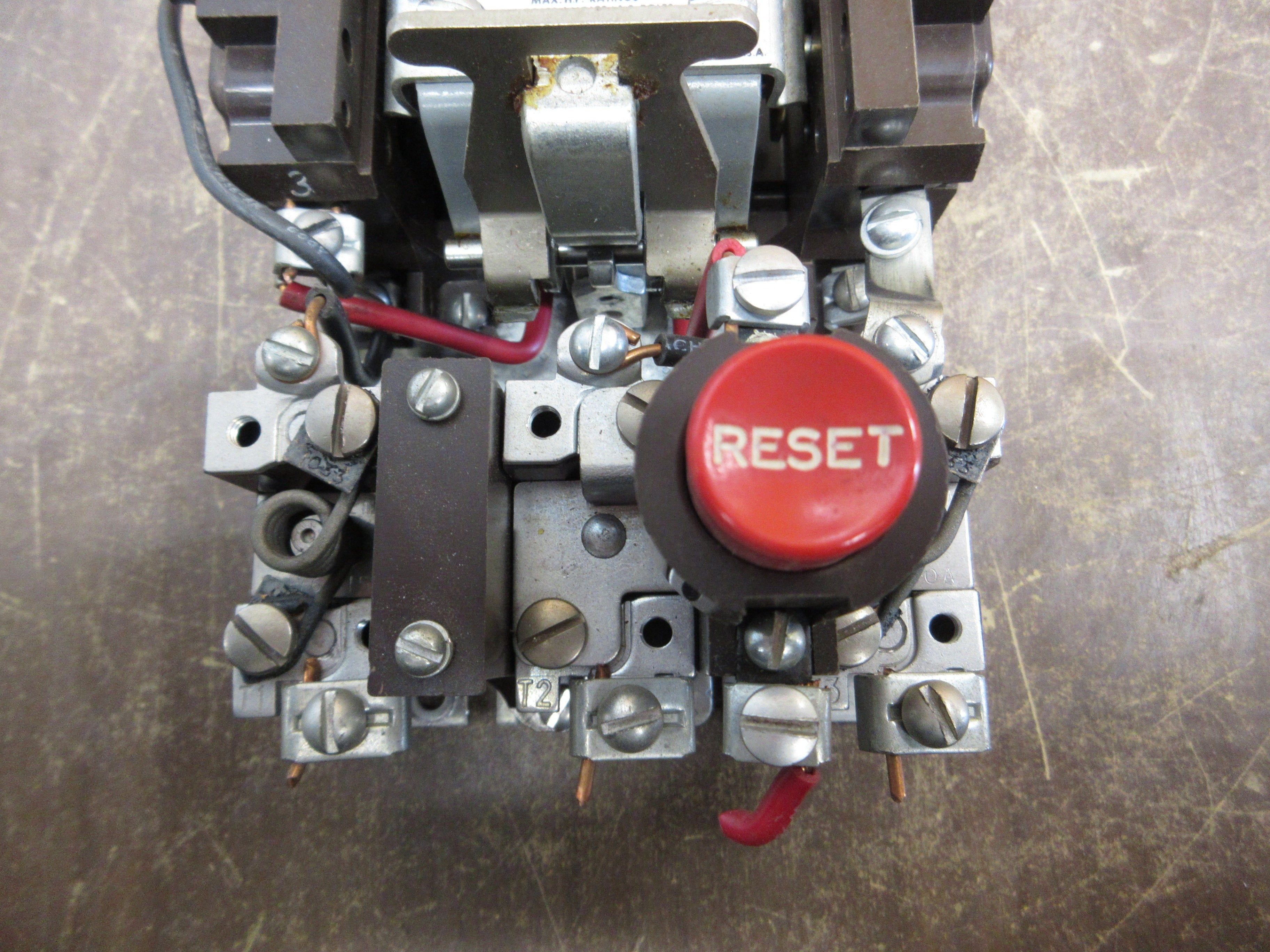 Cutler-Hammer Size 0 Starter 6-3CF553432-A 110V Coil 20A 600V Used