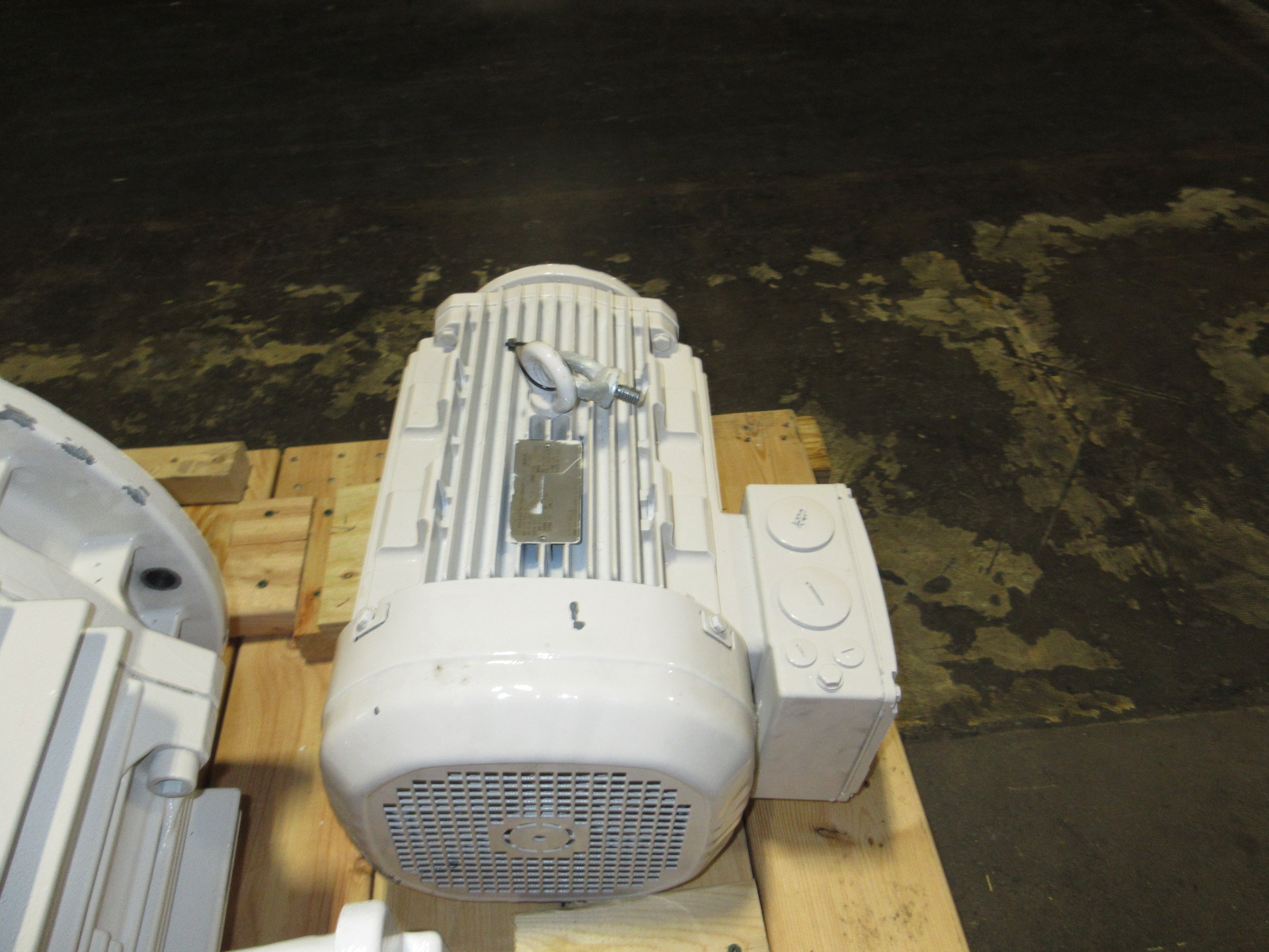 Sew-Eurodrive Motor KA77B DRP 160S4/TF/RT 10HP 1800RPM 266/460YV 22/12.60A Used