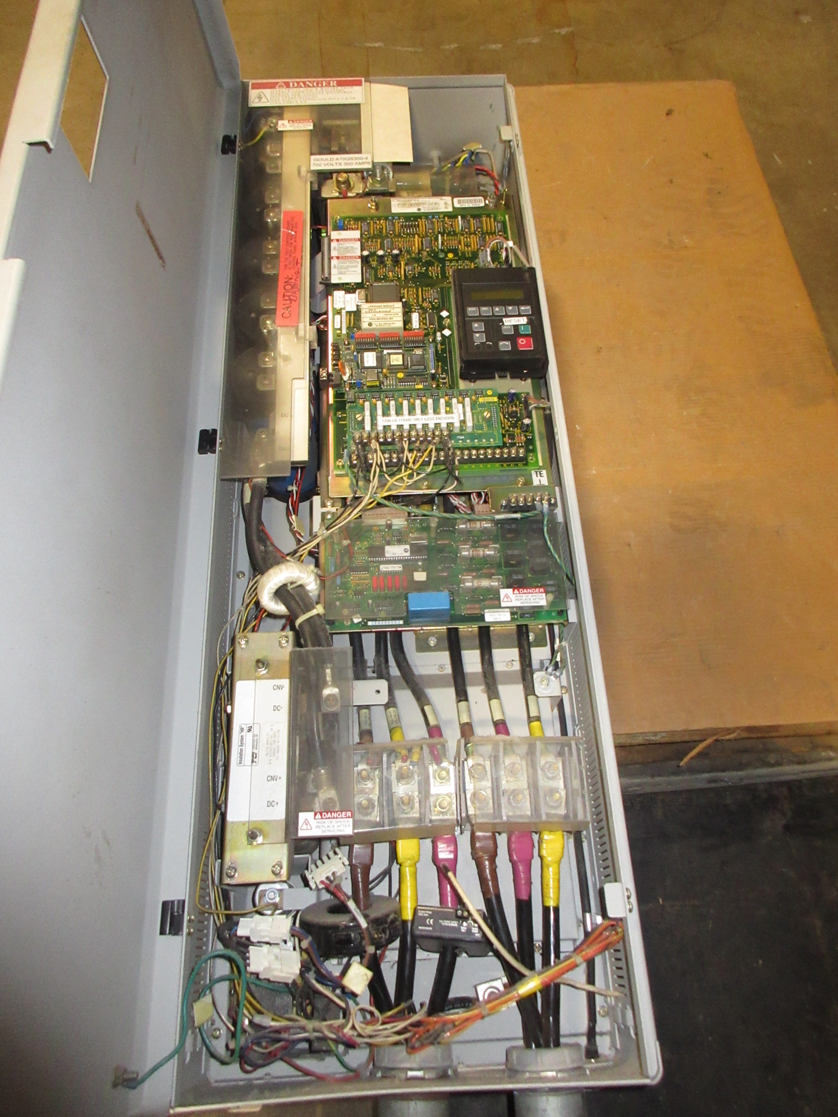 Allen-Bradley 1336 Plus AC Drive 1336S-B100-AA-EN-GM1-HA2-L6 100HP 3Ph w/ Keypad