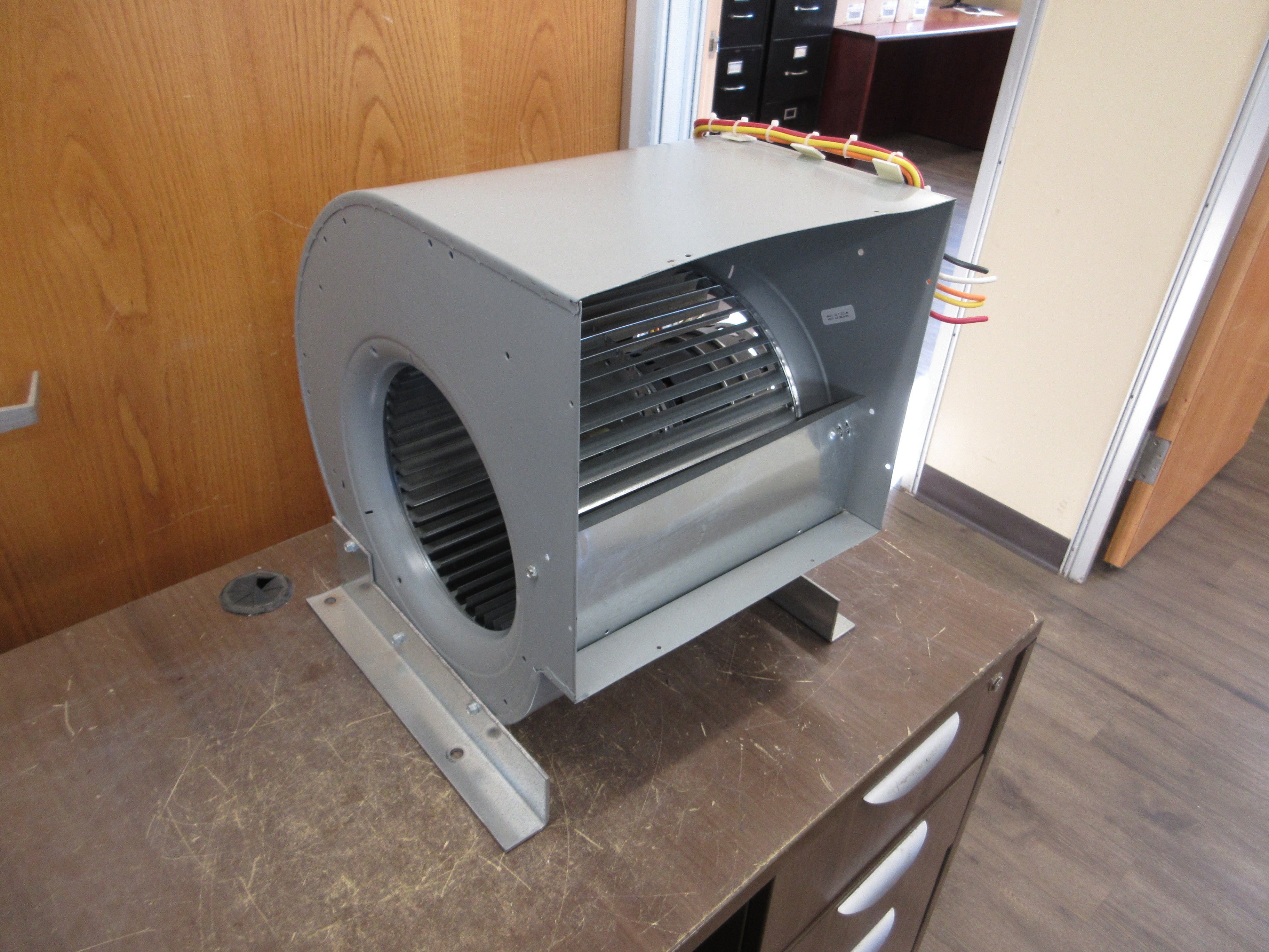 Dayton Blower 5C094C 3/4HP 115V 60Hz 11.2A RPM: 1075/4 Spd Used