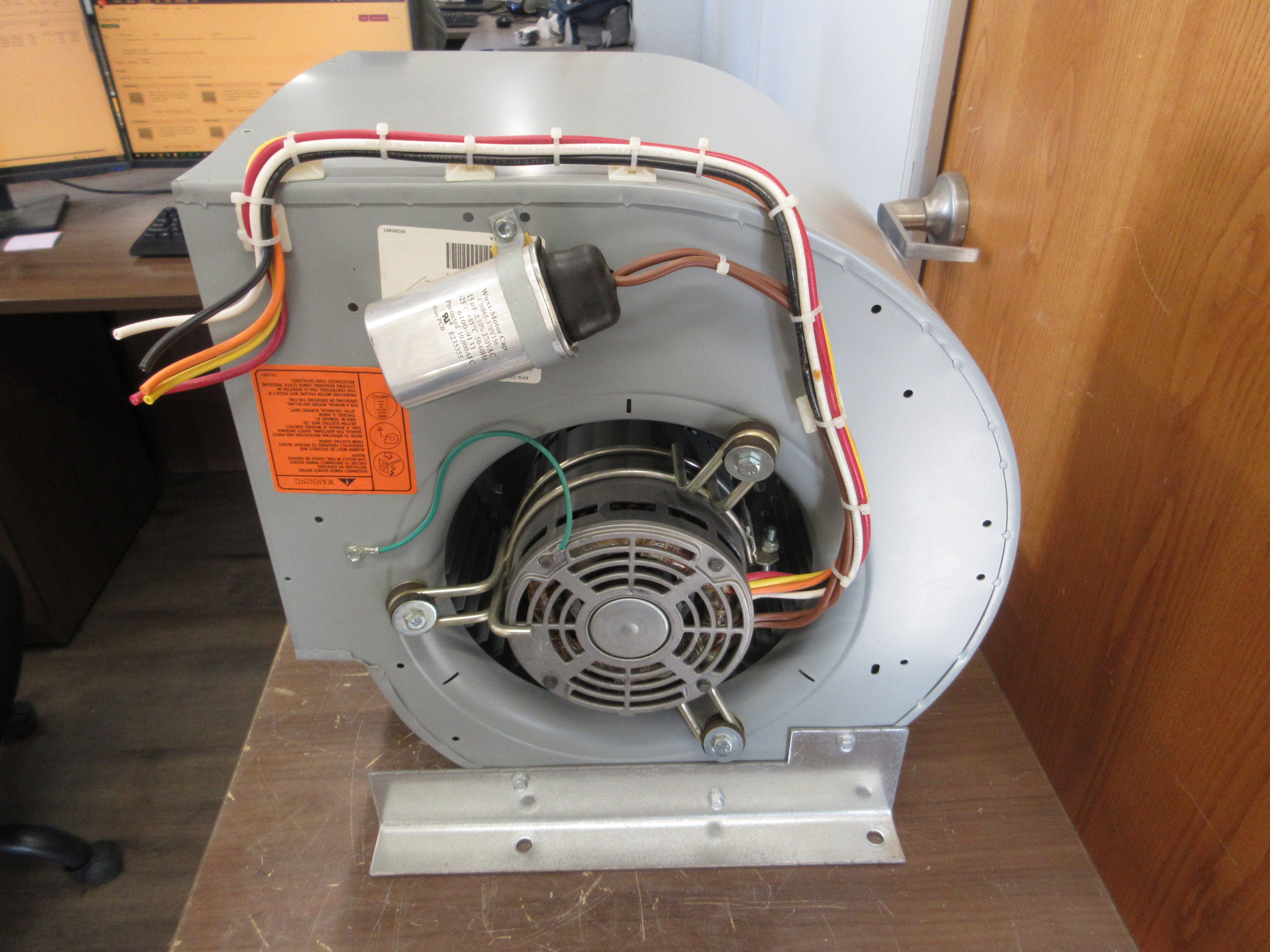 Dayton Blower 5C094C 3/4HP 115V 60Hz 11.2A RPM: 1075/4 Spd Used