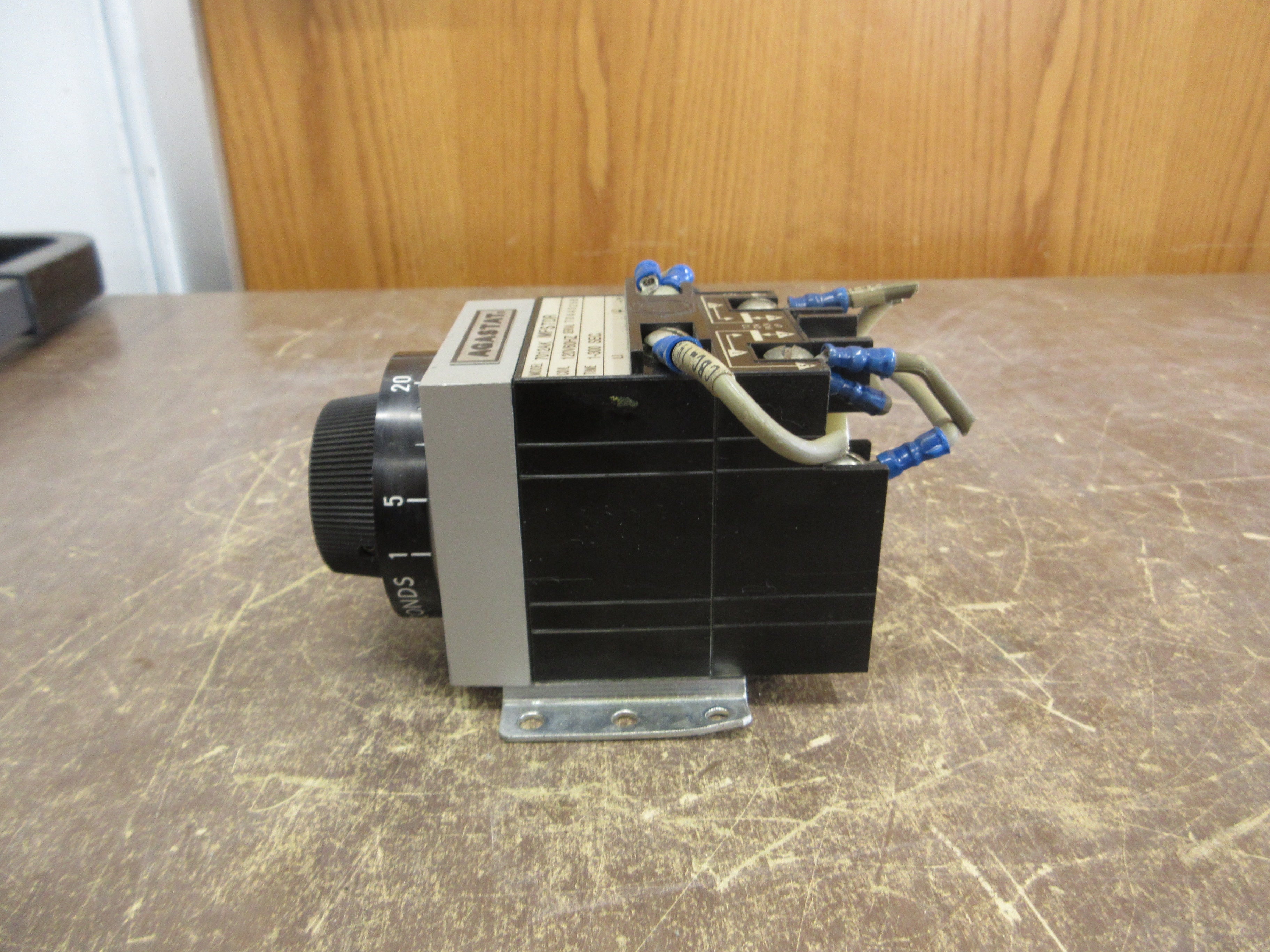 Agastat Timer 7012AK MFSTDR 120V Coil Time: 1-300 Sec. Used