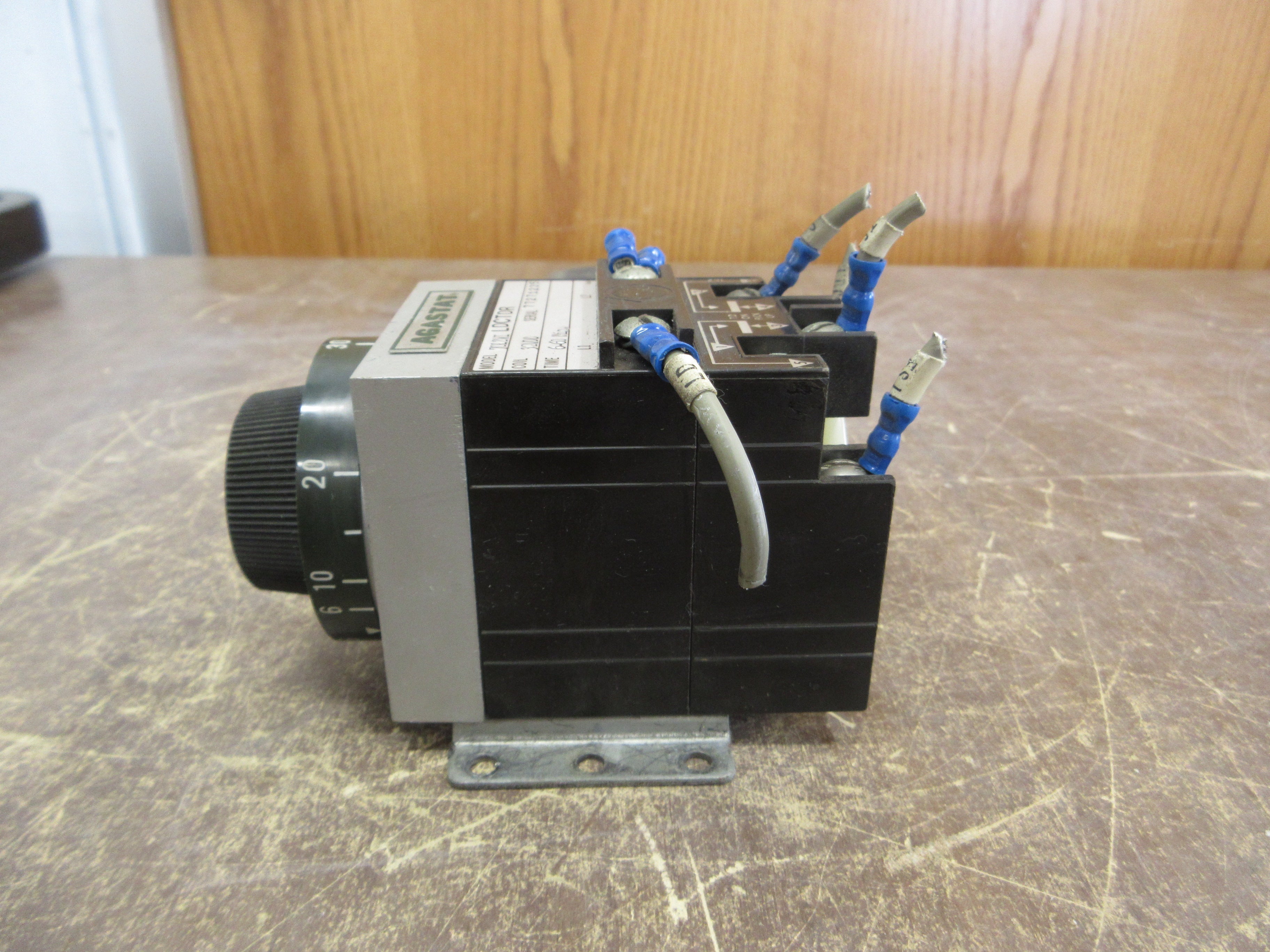 Agastat Timer 7012VI LDCTDR 32VDC Coil Time: 6-60 Min. Used