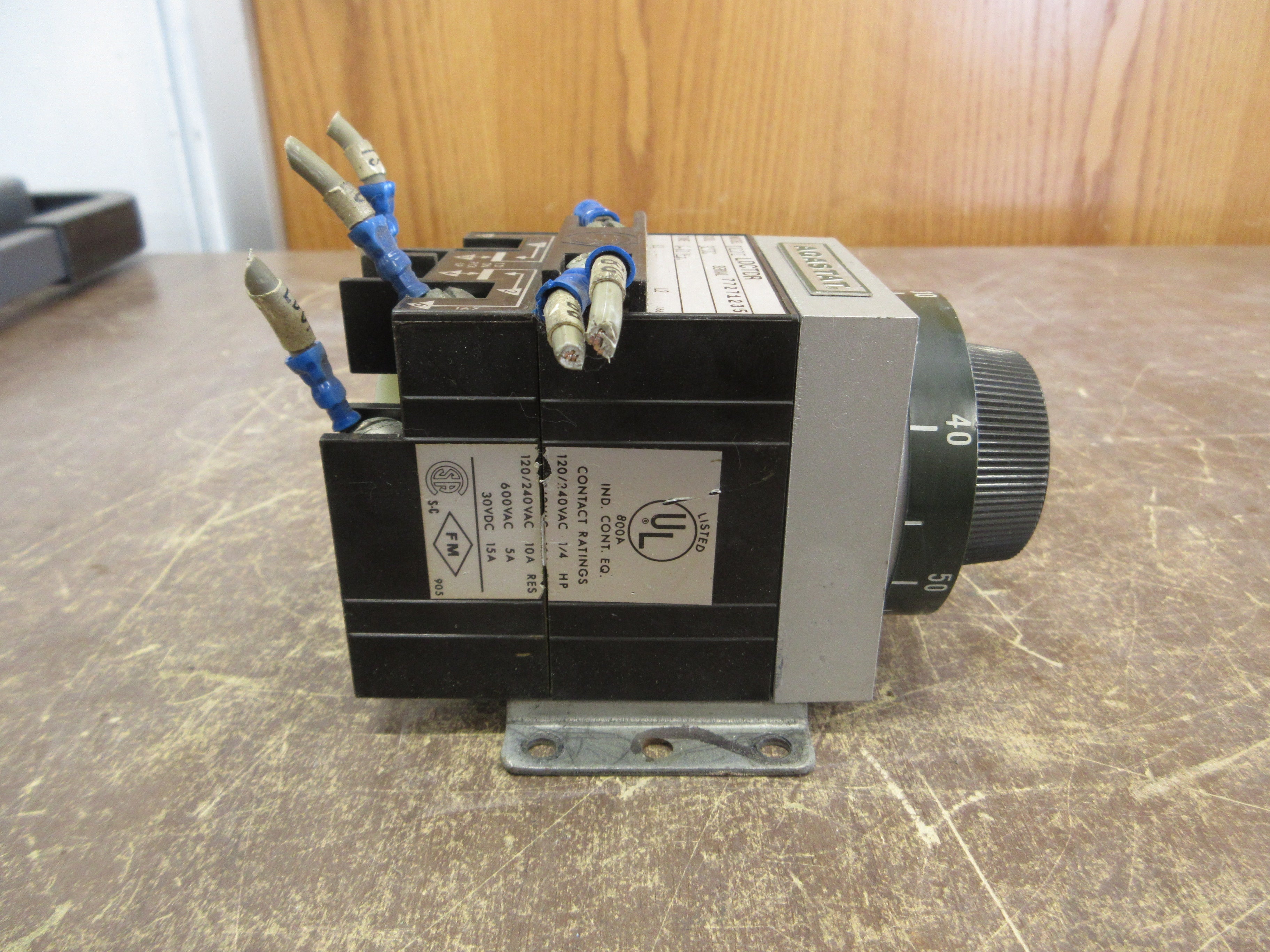 Agastat Timer 7012VI LDCTDR 32VDC Coil Time: 6-60 Min. Used