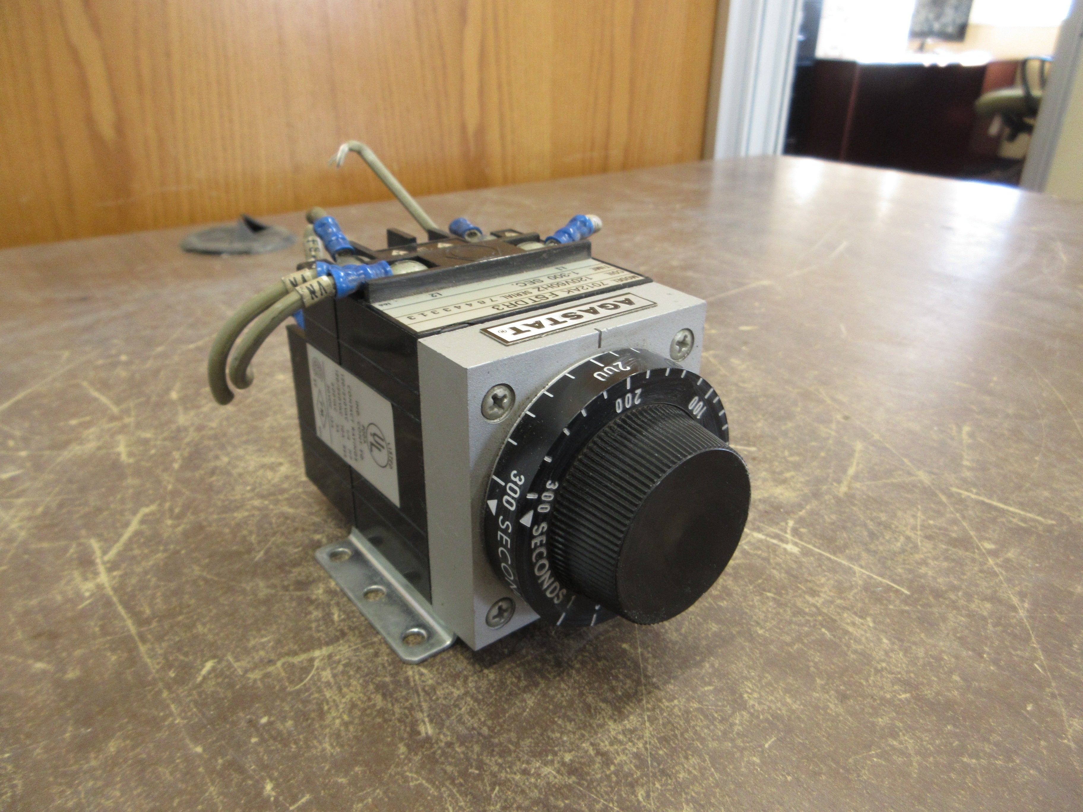 Agastat Timer 7012AK FSTDR3 120V Coil Time: 1-300 Sec. Used