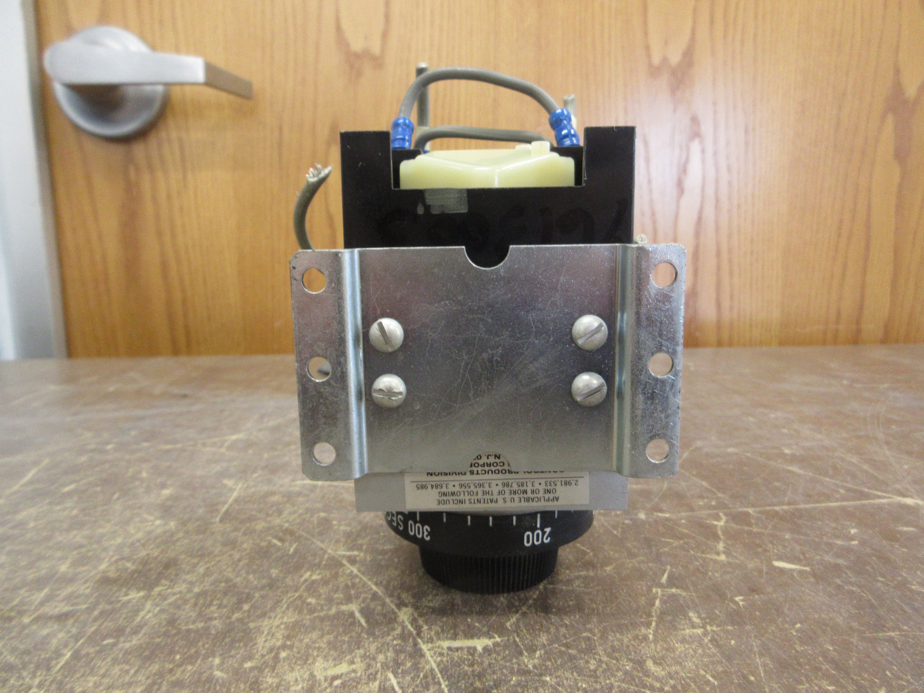 Agastat Timer 7012VK ILTDR 32VDC Coil Time: 1-300 Sec. Used