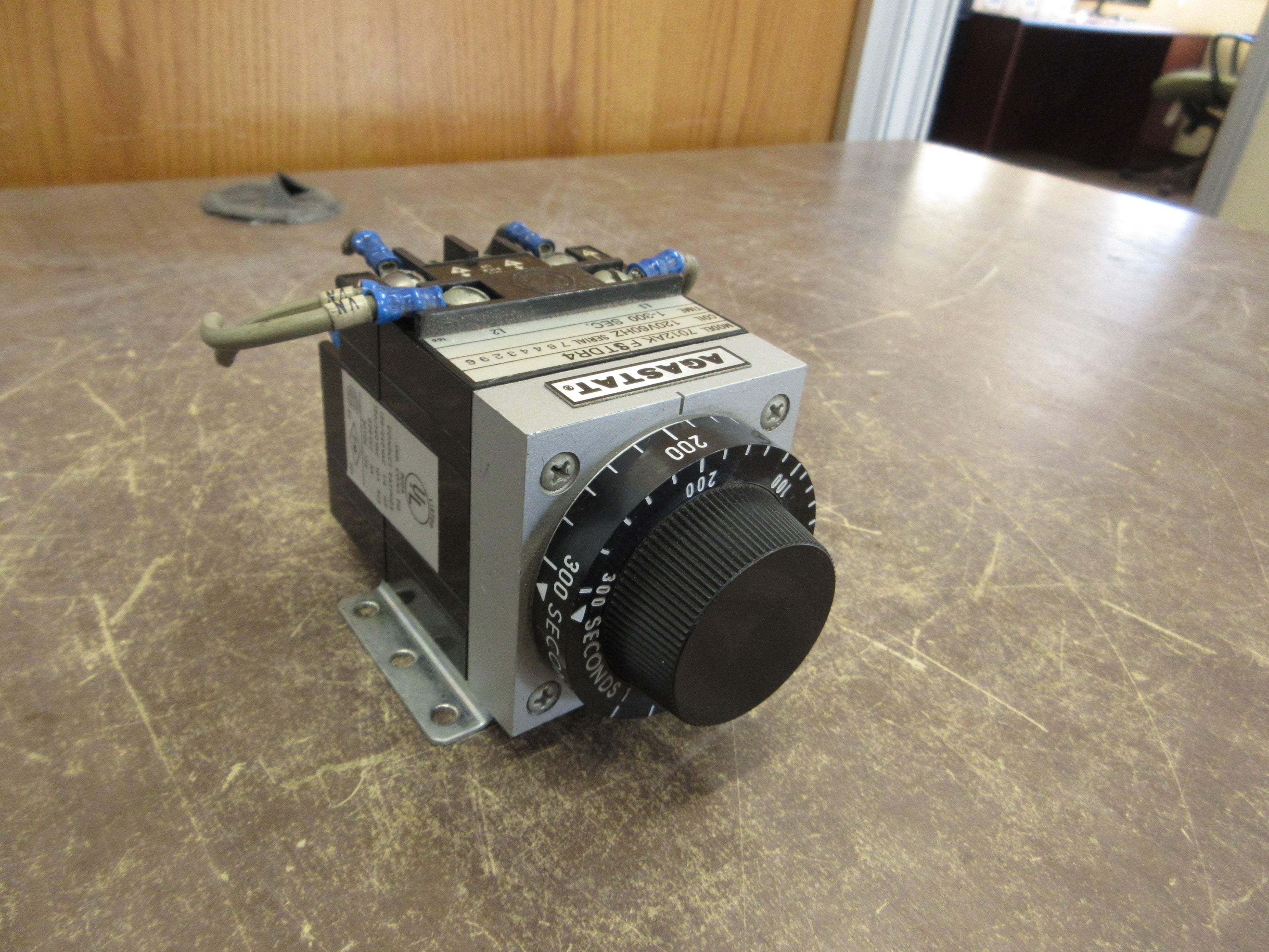 Agastat Timer 7012AK FSTDR4 120V Coil Time: 1-300 Sec. Used