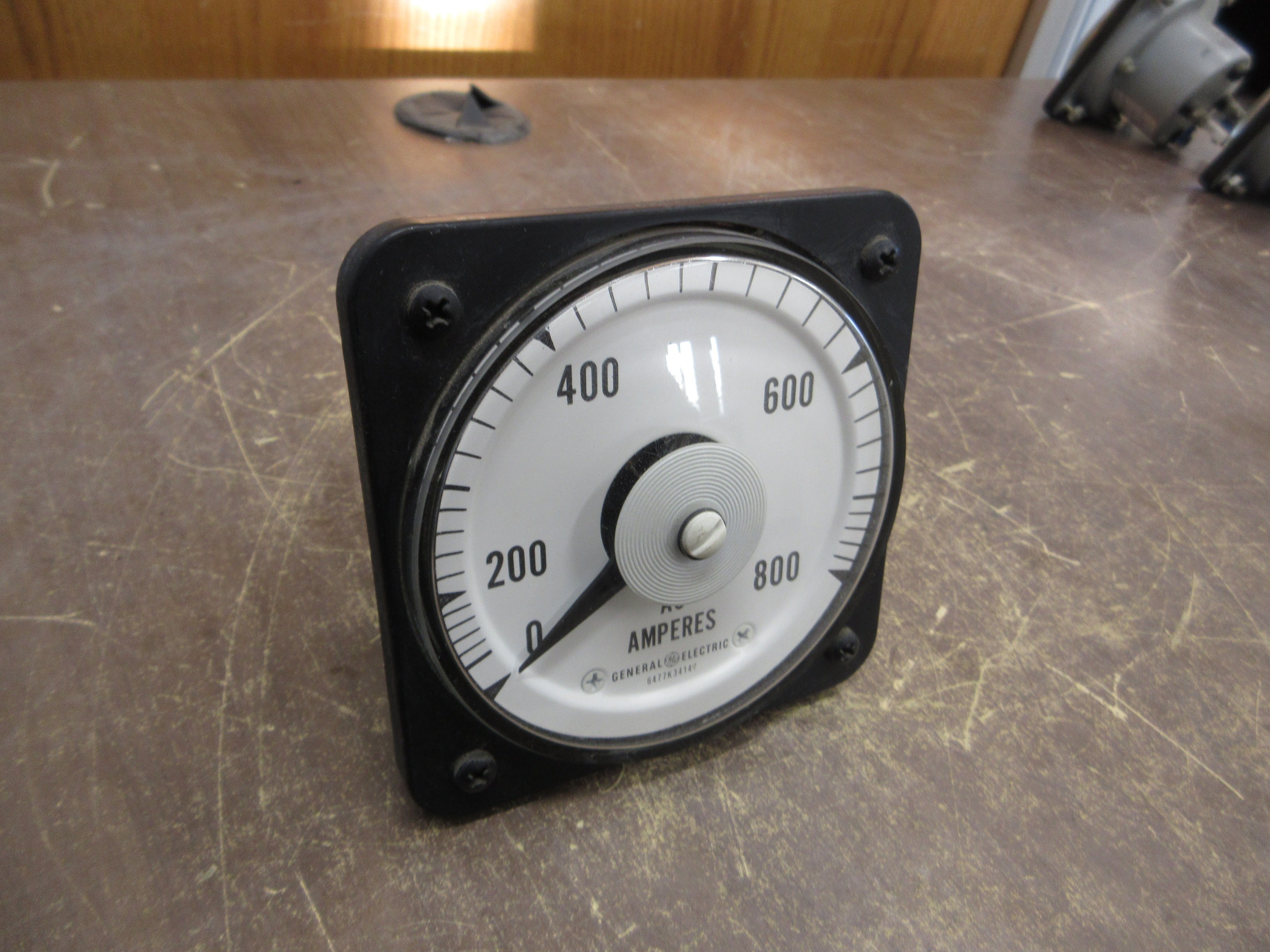 GE AC Ammeter 50-103131LSSN2 Range: 0-800A Used