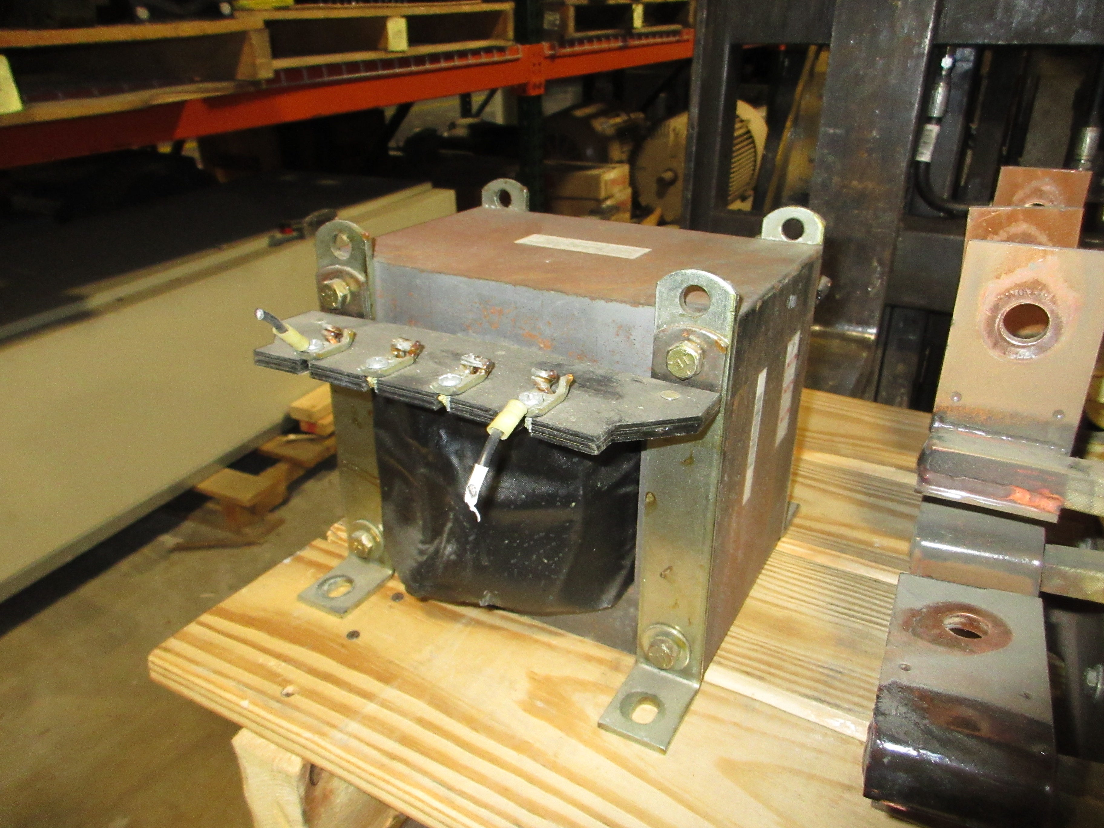 Square D Transformer 9070EO11Q29641 3.3kVA Pri: 380/415/460V Sec: 230V Used