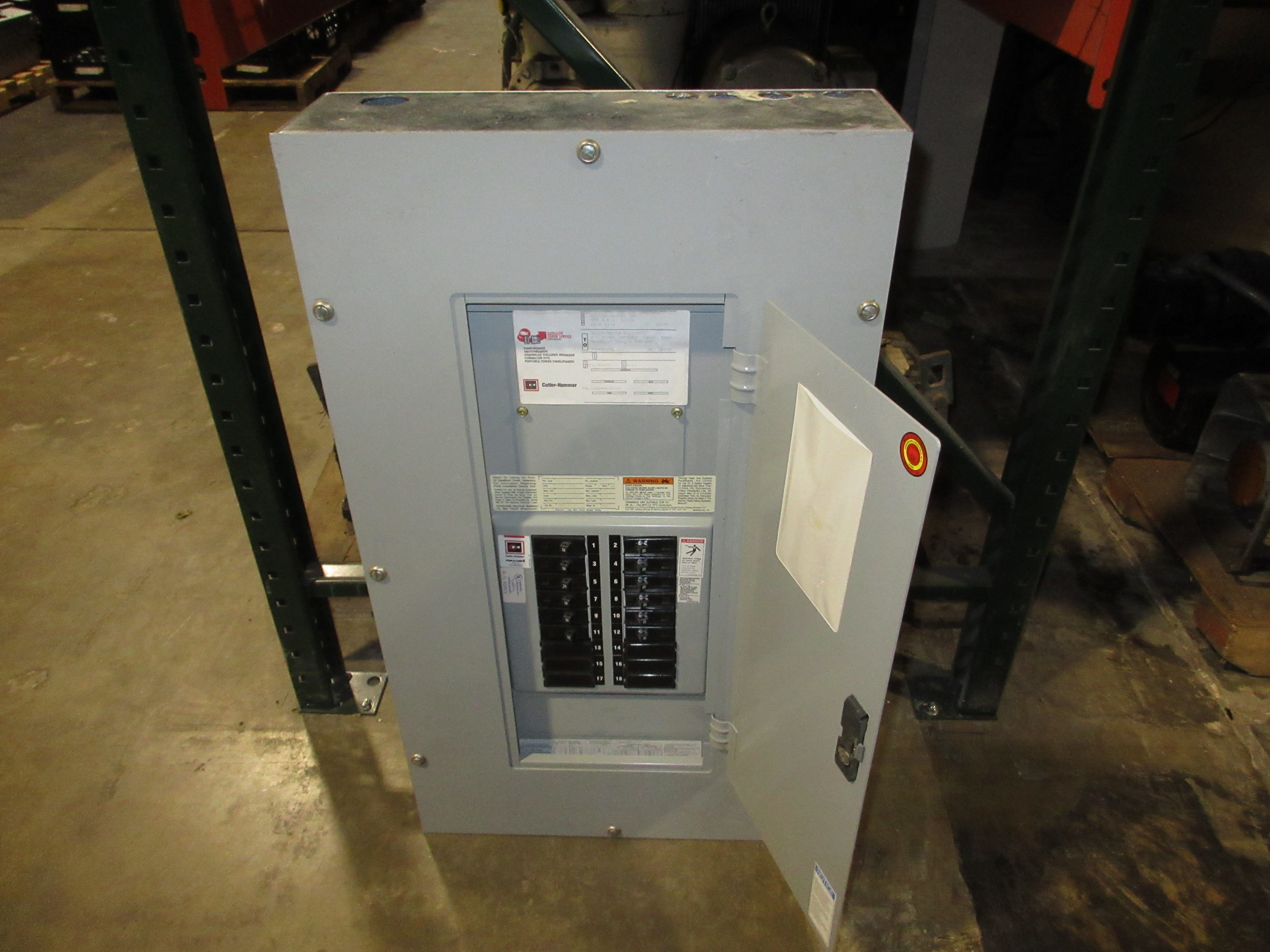 Cutler-Hammer Main Lug Breaker Panel 1C96652G01 225A 120V 3Ph 4W 18-Slot Used