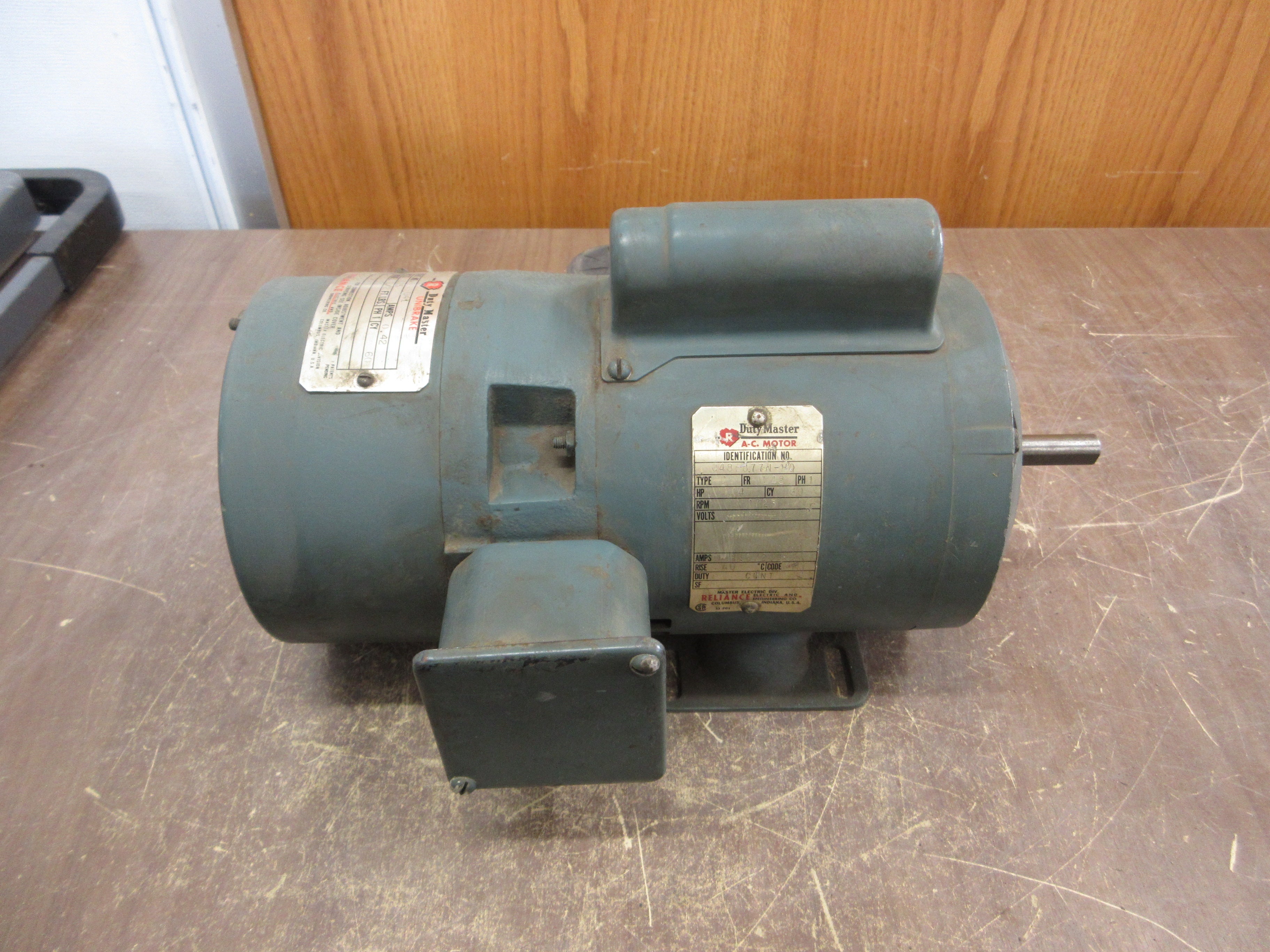 Duty Master AC Motor w/ Brake C48E8.77N-HQ 1/4HP 1800RPM 115/230V 5.2/2.6A 60Hz