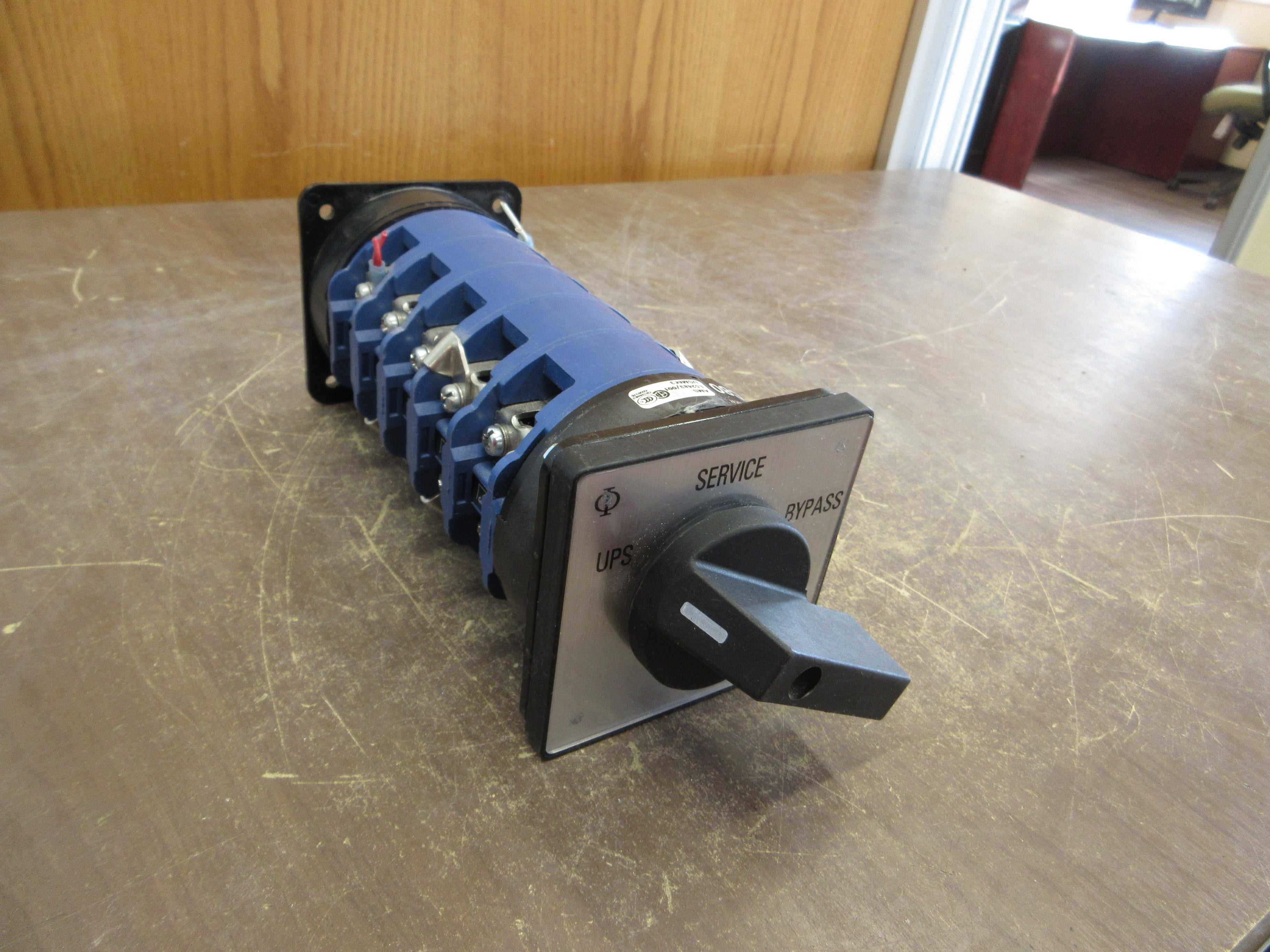 Kraus & Naimer C80 UPS Service Bypass Rotary Switch USM663 100A 600V Used