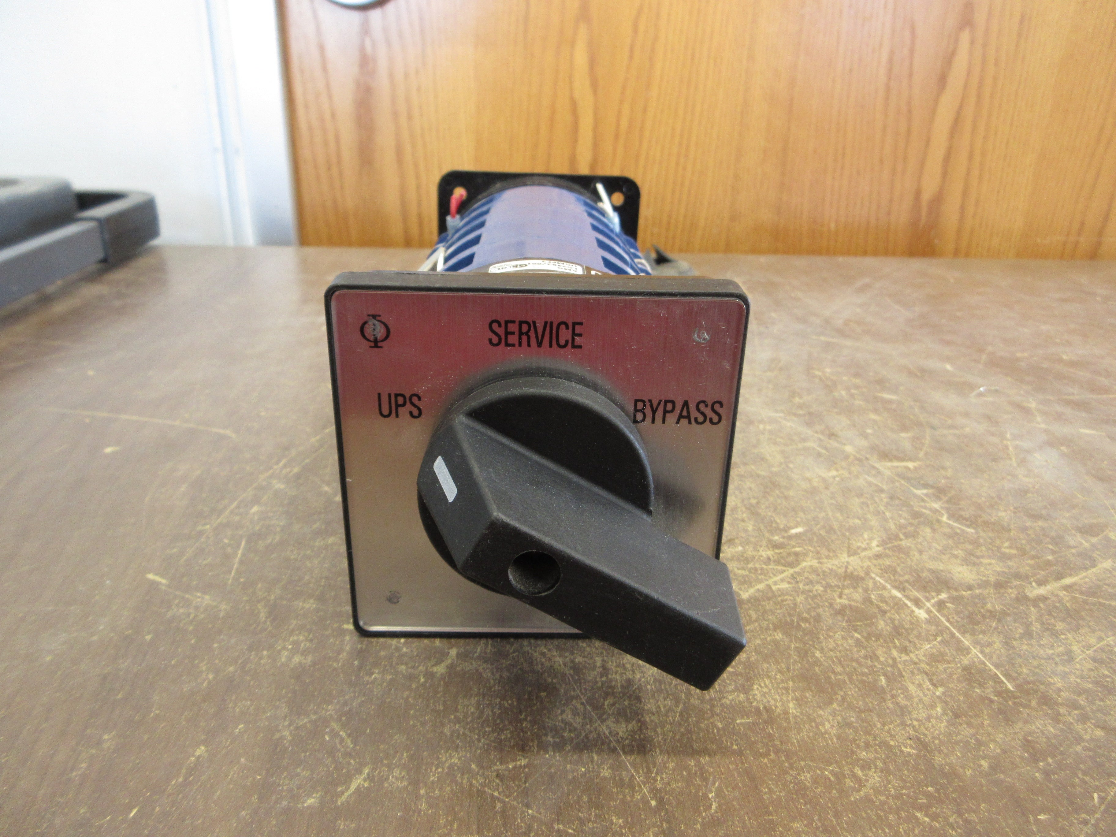 Kraus & Naimer C80 UPS Service Bypass Rotary Switch USM663 100A 600V Used