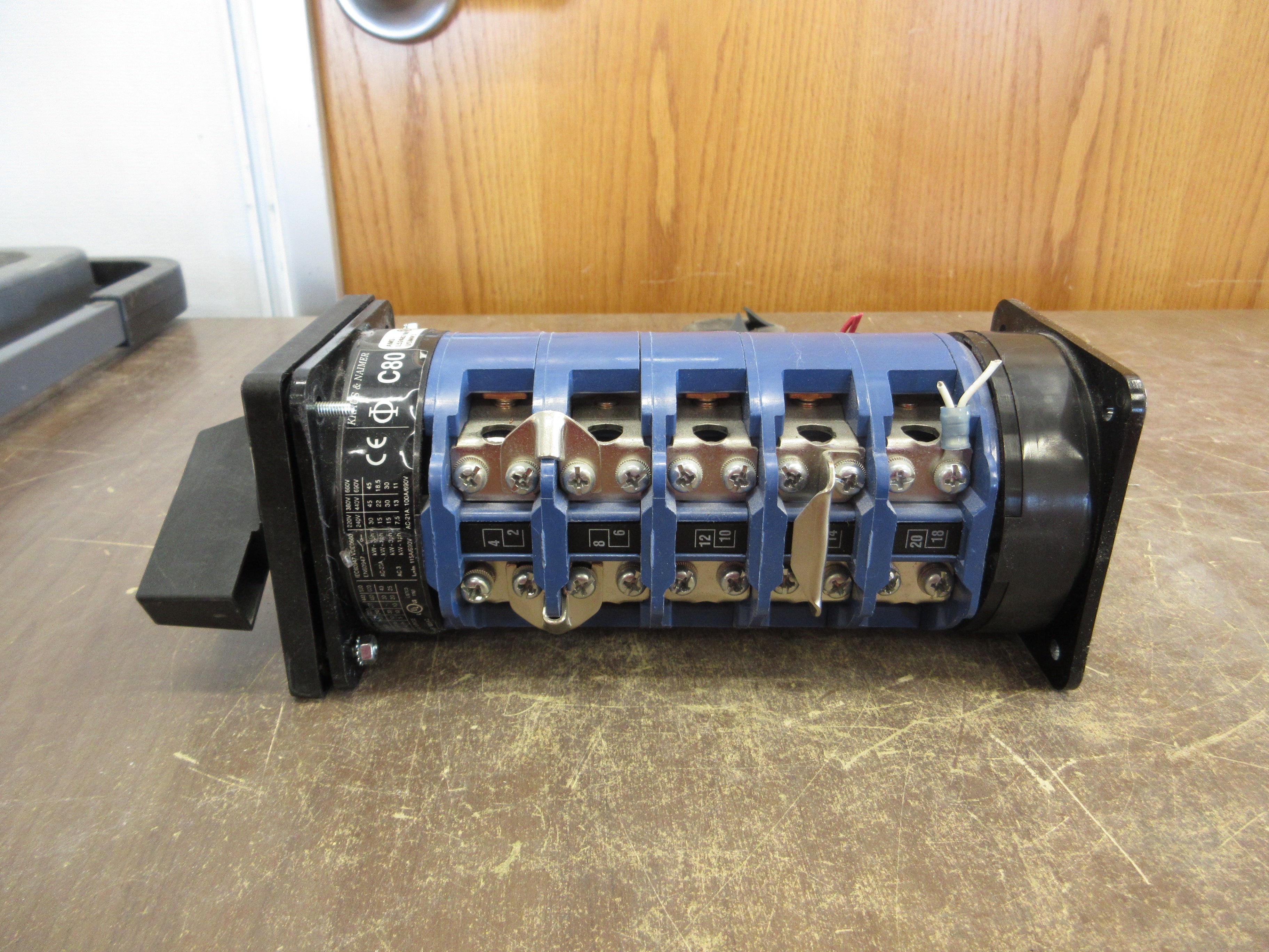 Kraus & Naimer C80 UPS Service Bypass Rotary Switch USM663 100A 600V Used