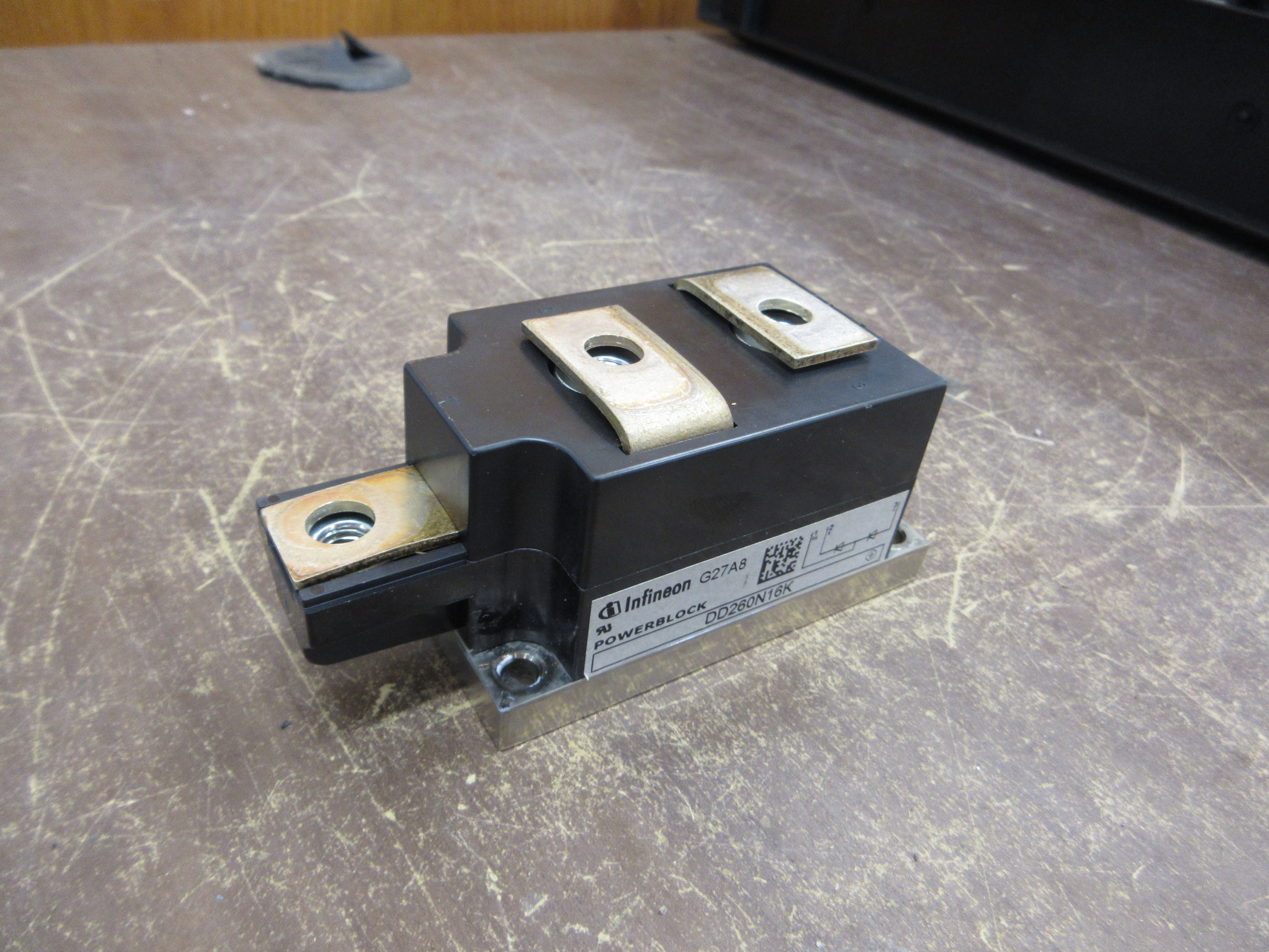 Infineon Powerblock DD260N16K *Chipped Corner* Used