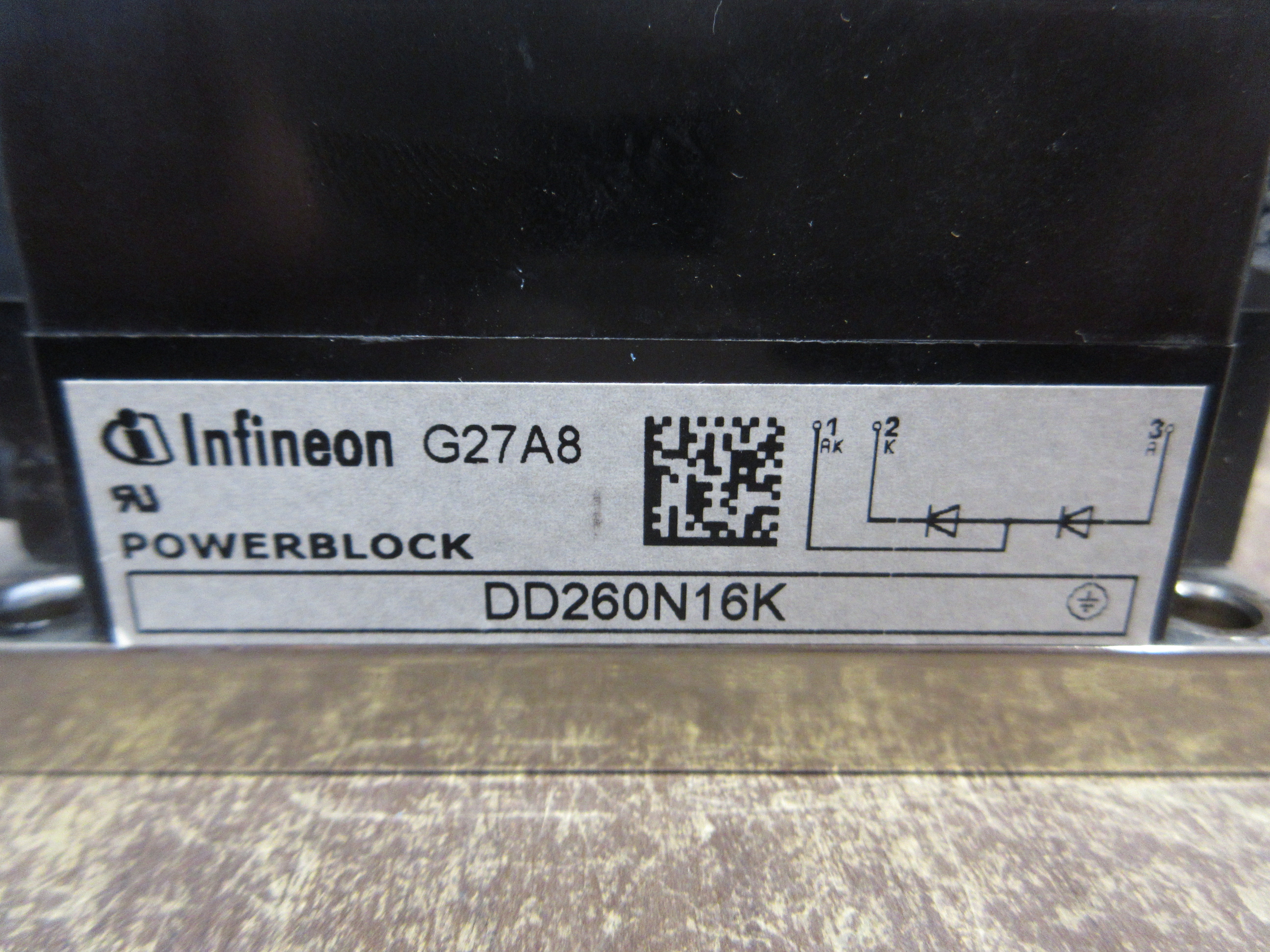 Infineon Powerblock DD260N16K *Chipped Corner* Used