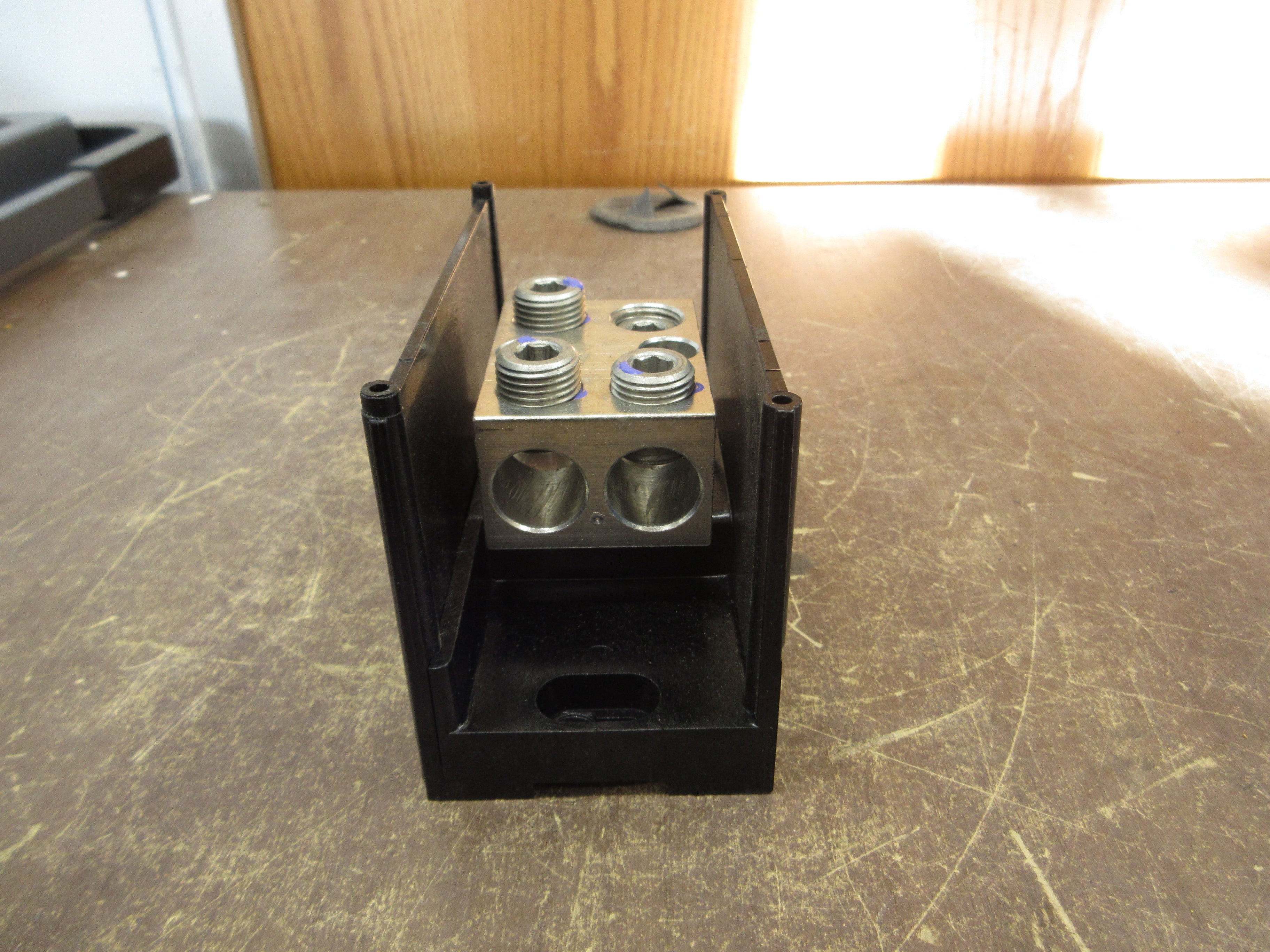 Ferraz Shawmut Power Distribution Block 69092 1P 600V Line: 500-#4 Load: 500-#4